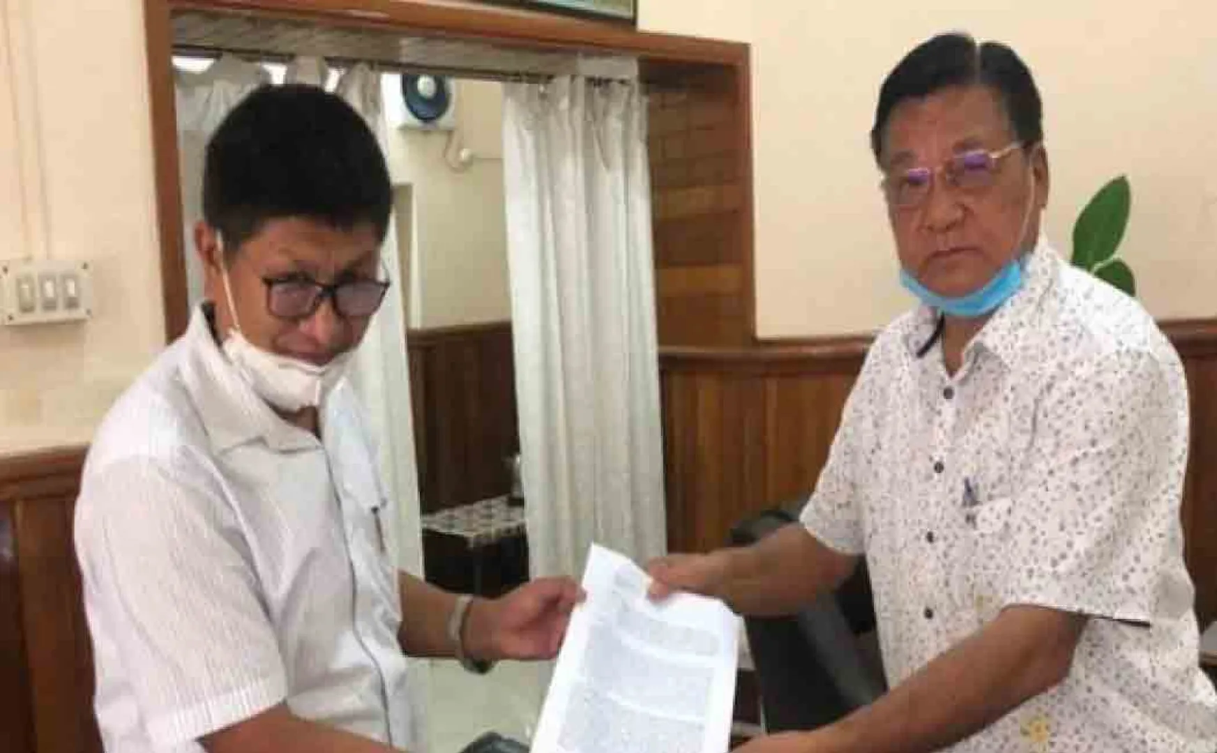 congress leaders met governor in manipur