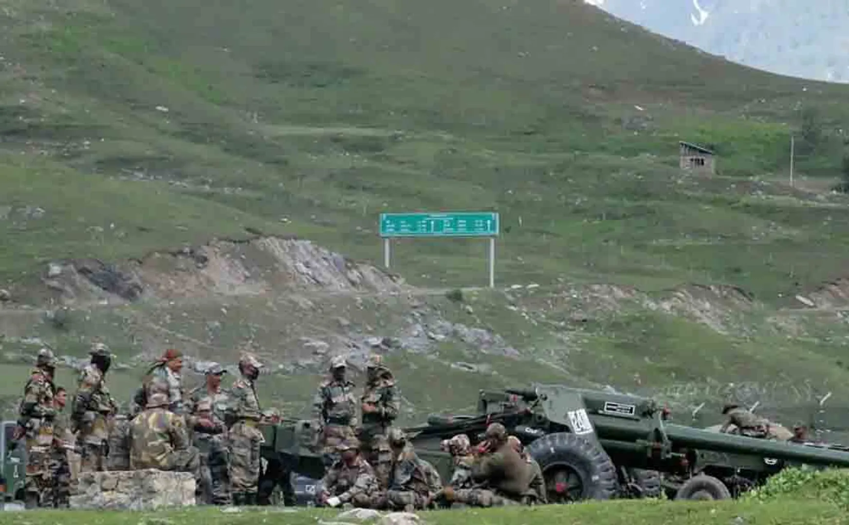 china releases 10 indian army people after negotiation