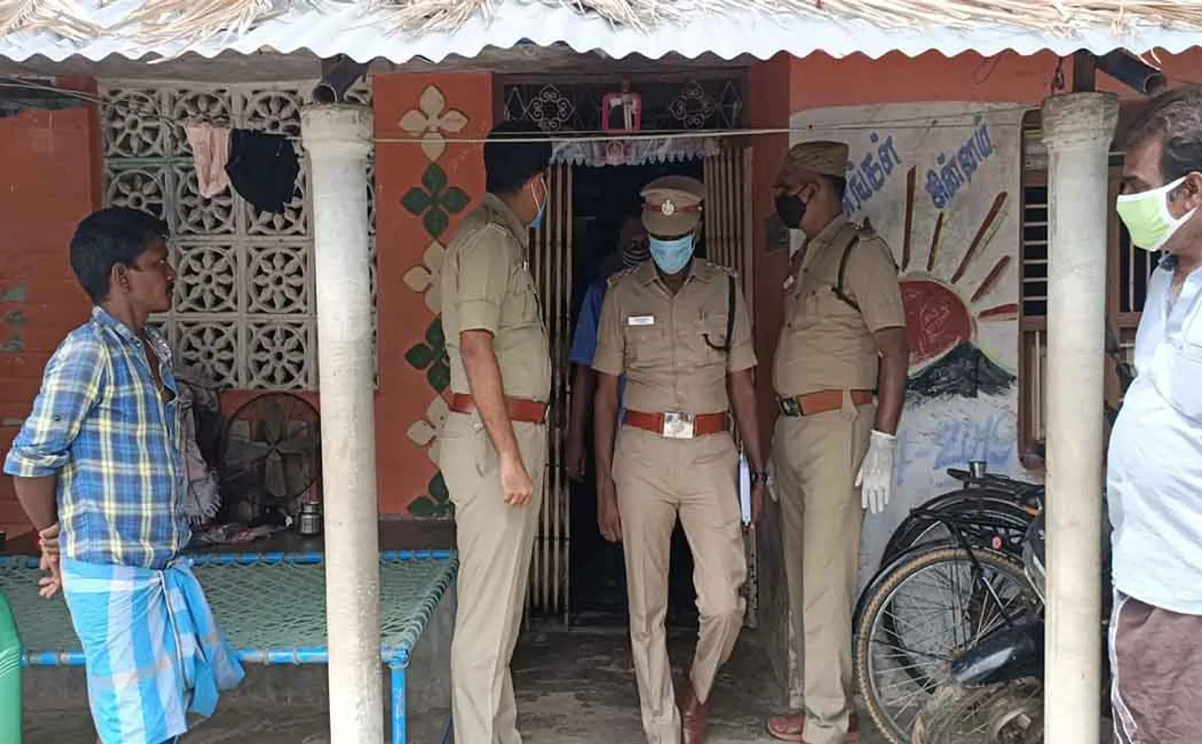 cuddalore district virudhachalam gold jewelleries, money, police investigation 