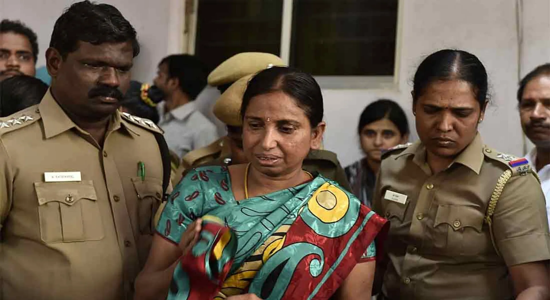  Why are Murugan and Nalini not allowed to speak in jail terms? High Court ordered to respond