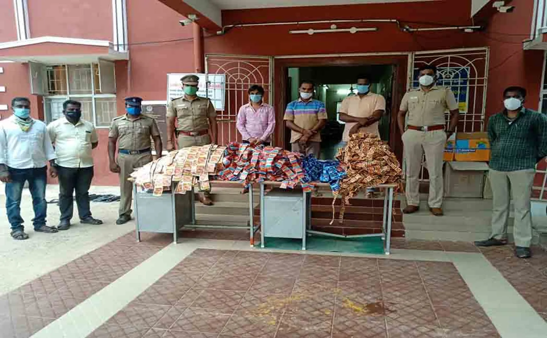 cuddalore district panruti police arrested five persons 