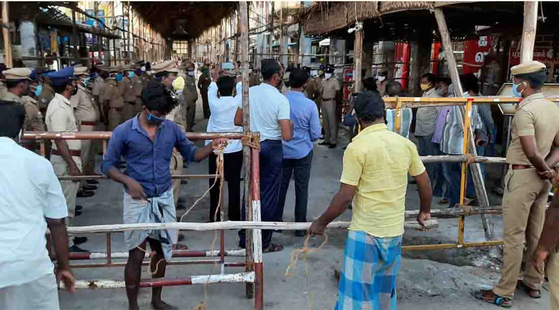 Thillai Nataraja Temple, Chidambaram - Corona - police - 