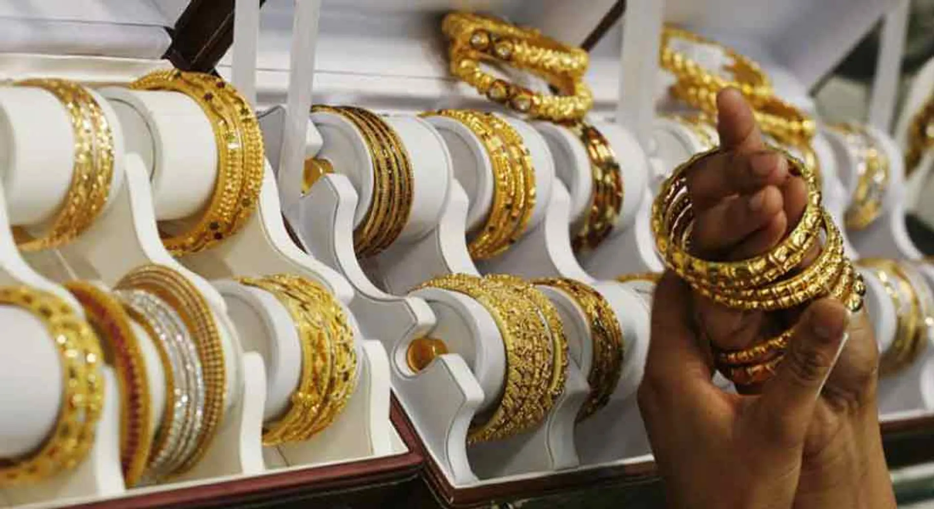 Trichy Gold Merchants For Corona Treatment Customers in shock!