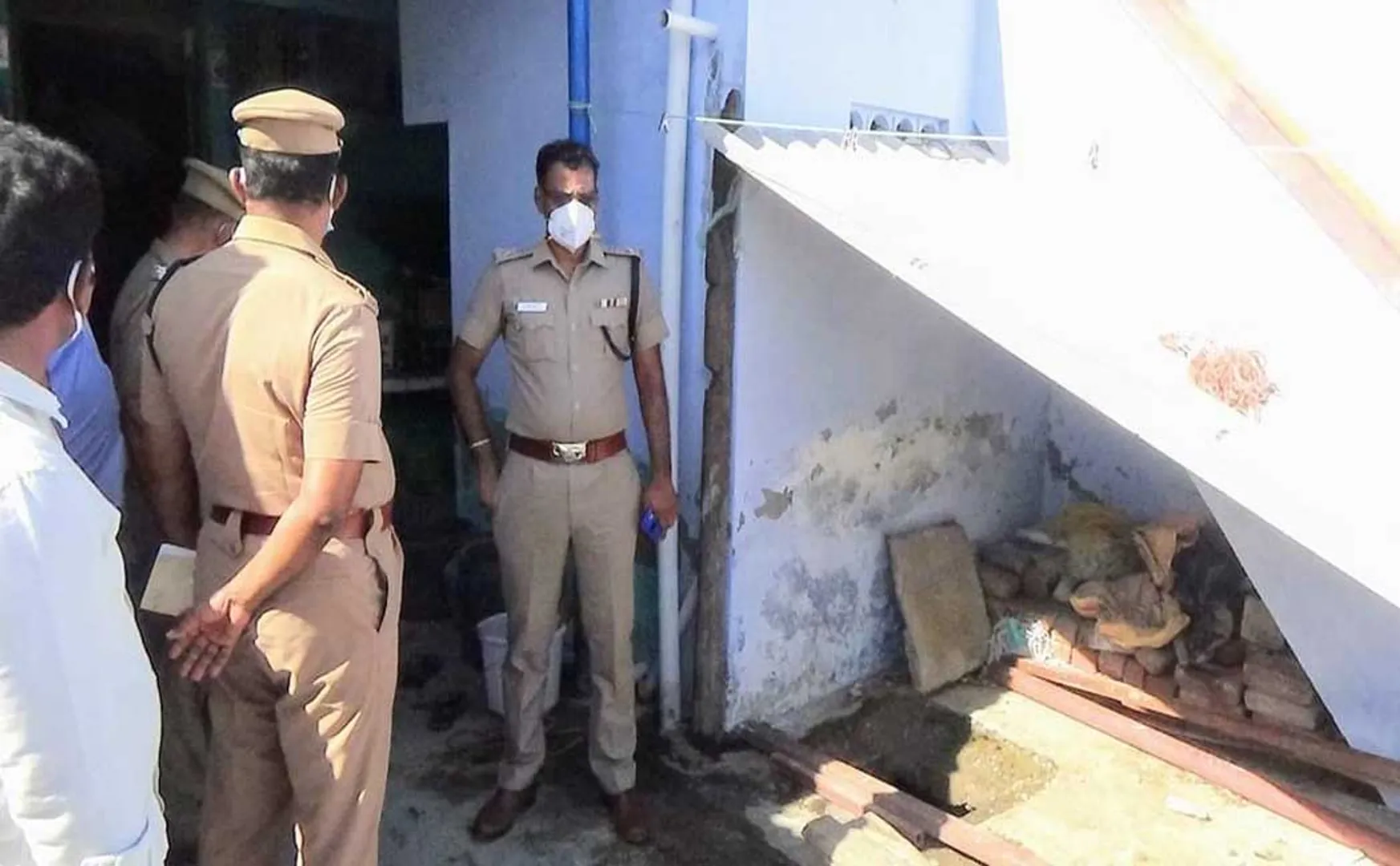 thoothukudi district toilet septic tank cleaning four persons incident 