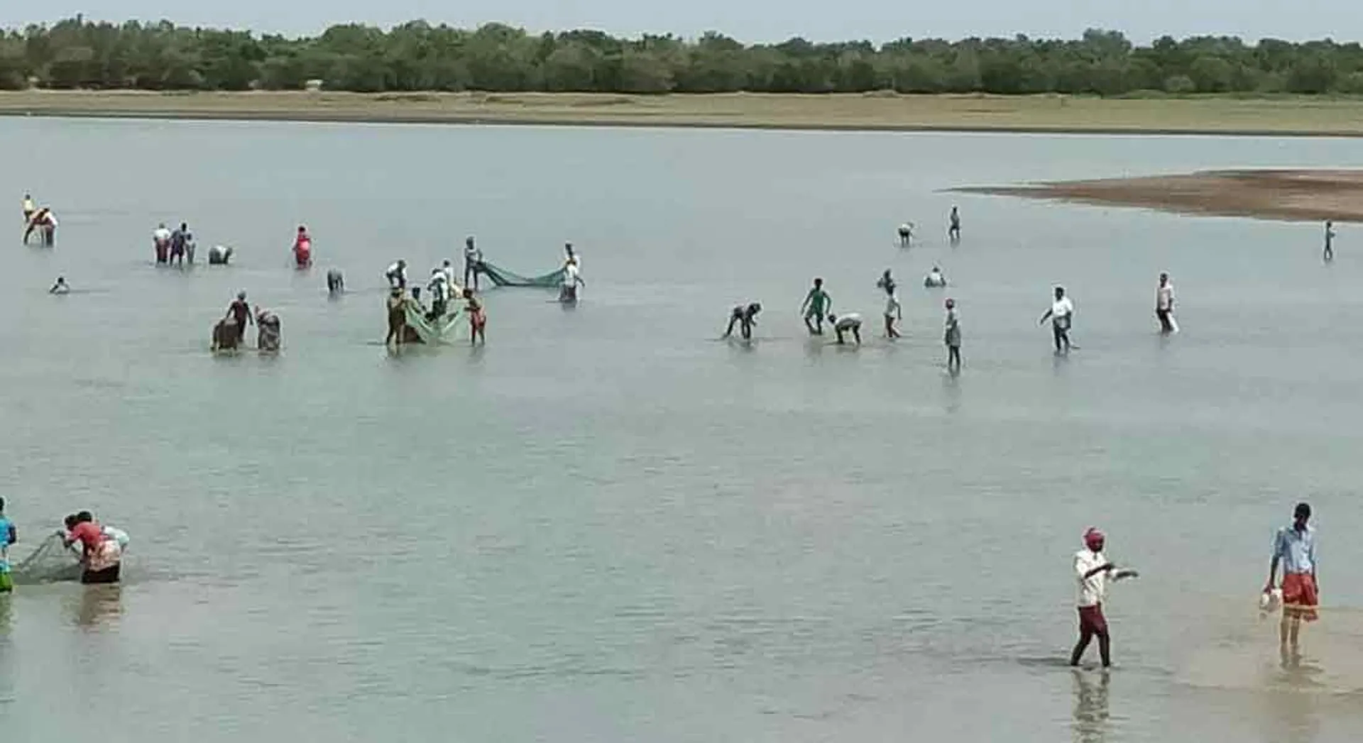  People from Karaivetti Paradur
