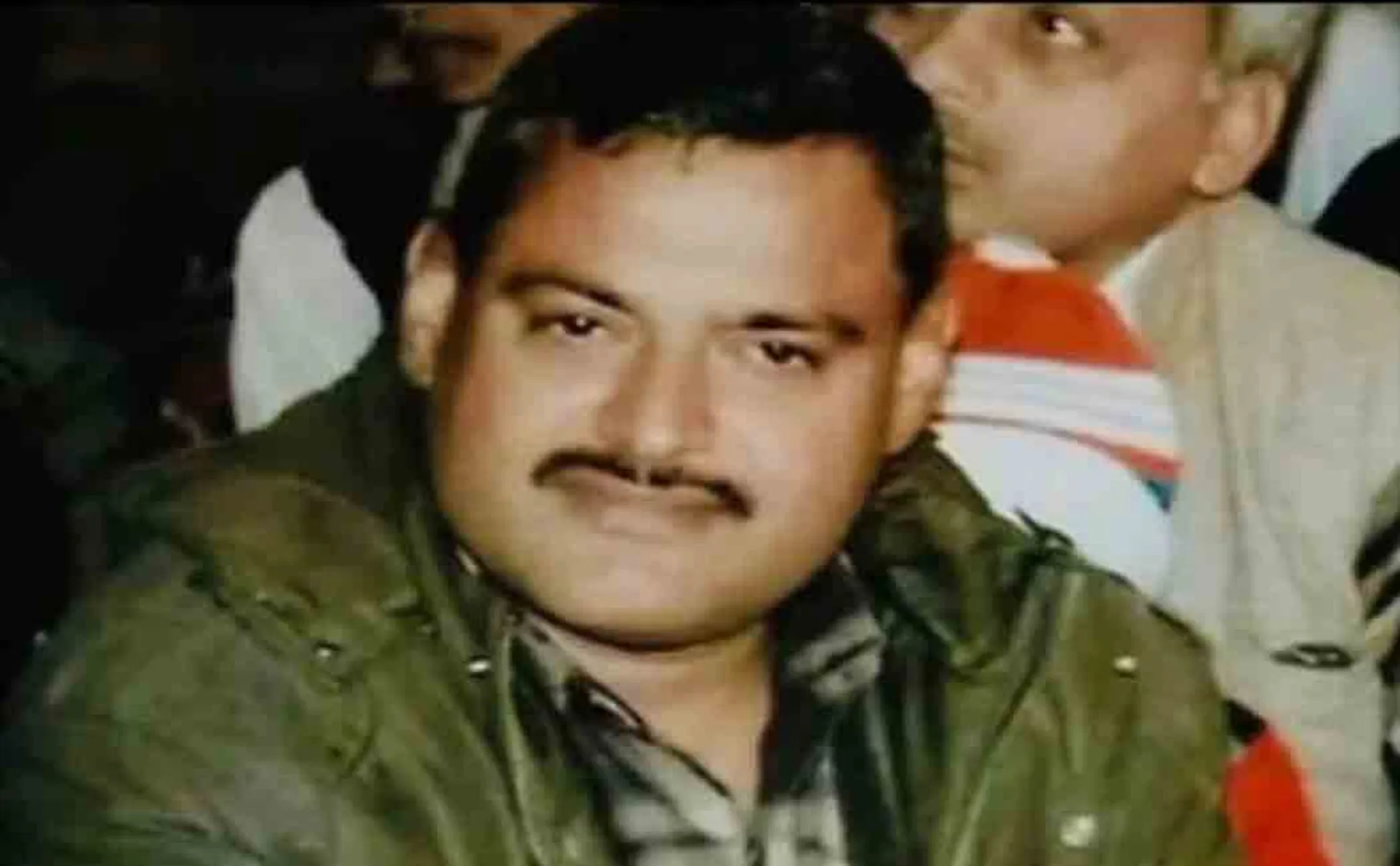 25 police teams formed to catch vikas dubey