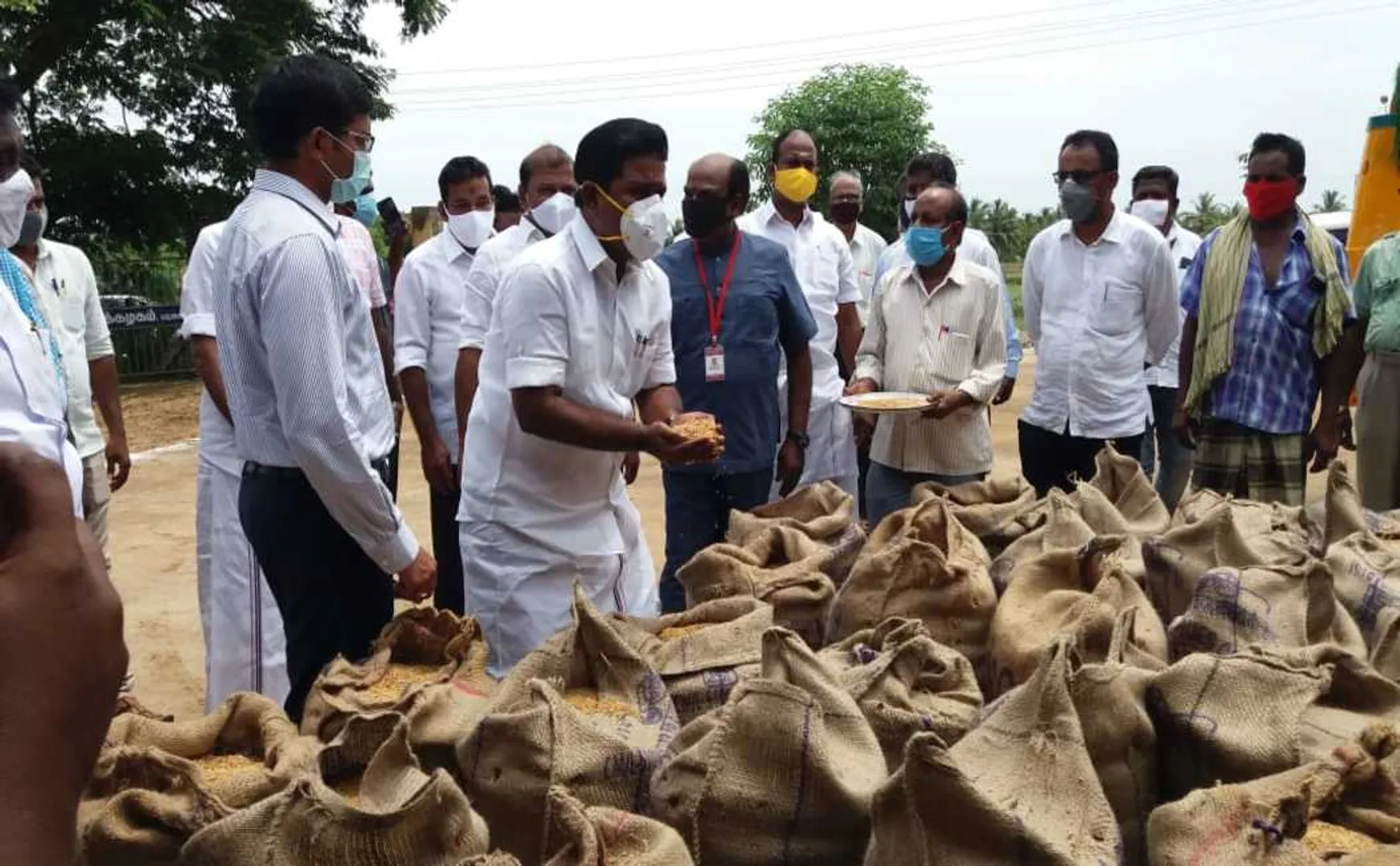 Gold loans for farmers not stopped in cooperative banks says minister kamaraj