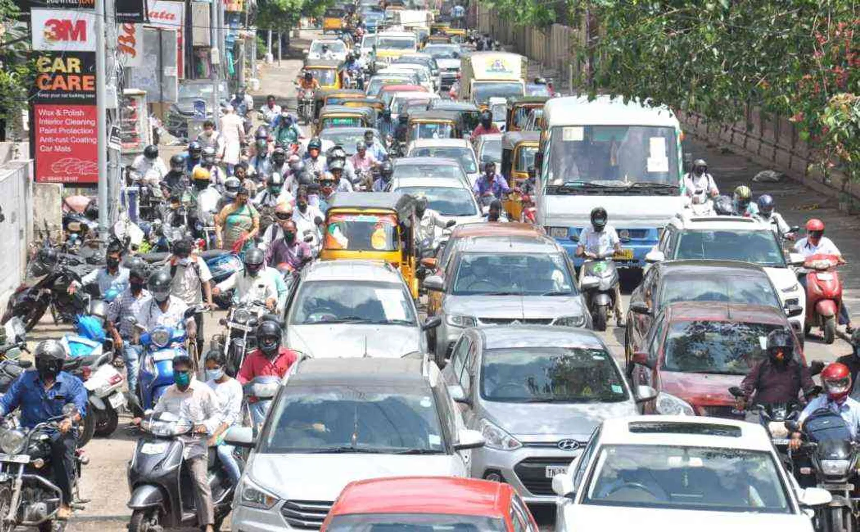after sunday lockdown chennai becomes normal on monday 