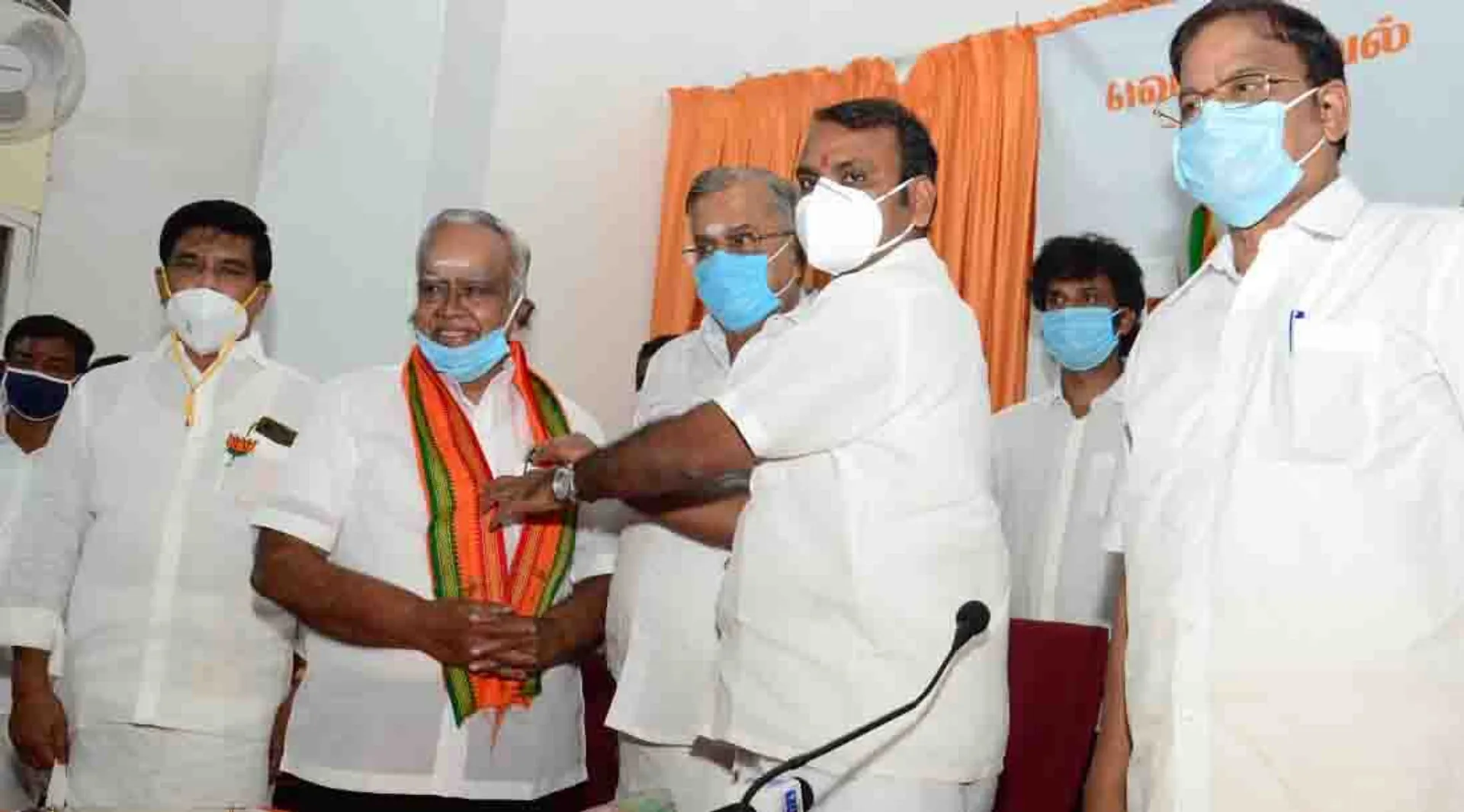 Actor and Director Pyramid Natarajan joined bjp - 