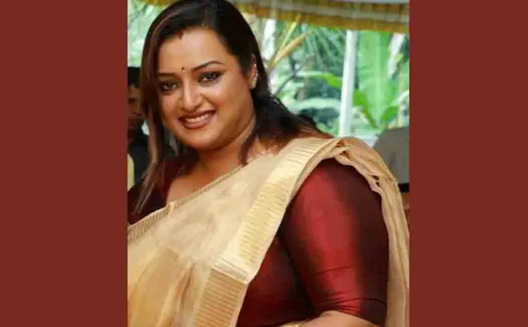 one kg gold seized from swapna suresh locker