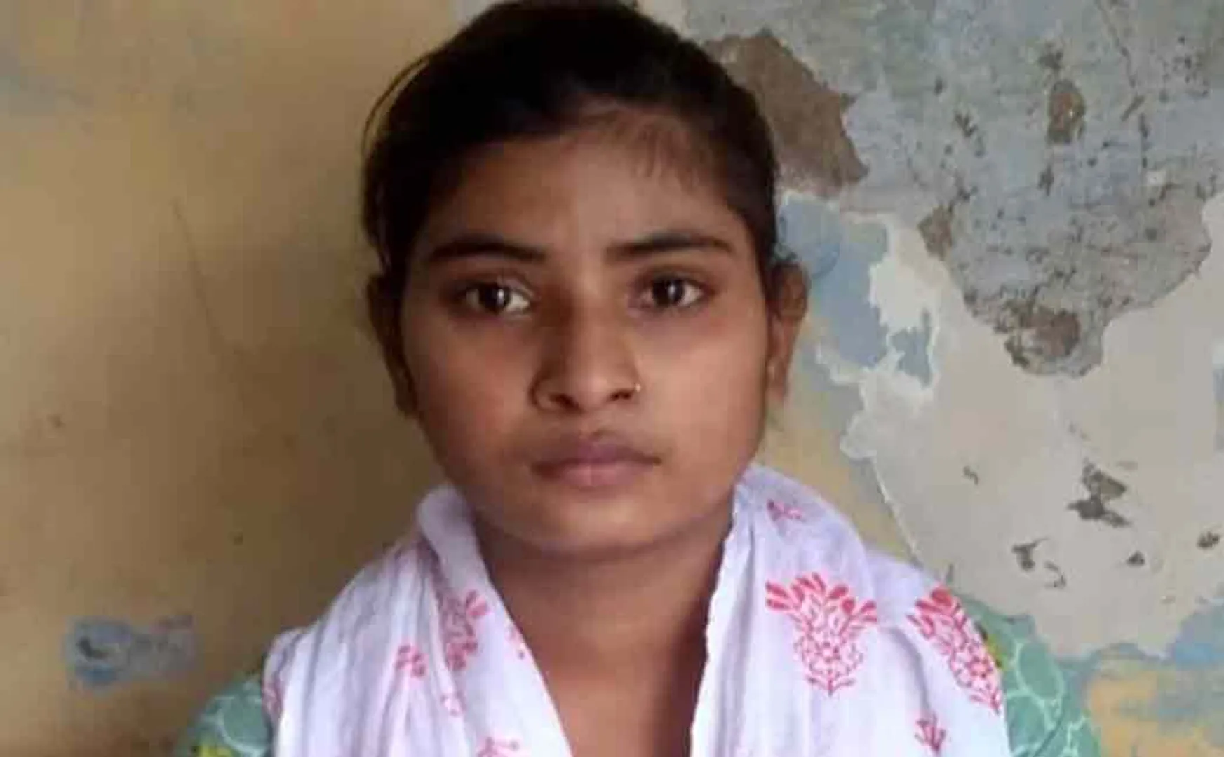uttarpradesh girl who declared dead came alive to police