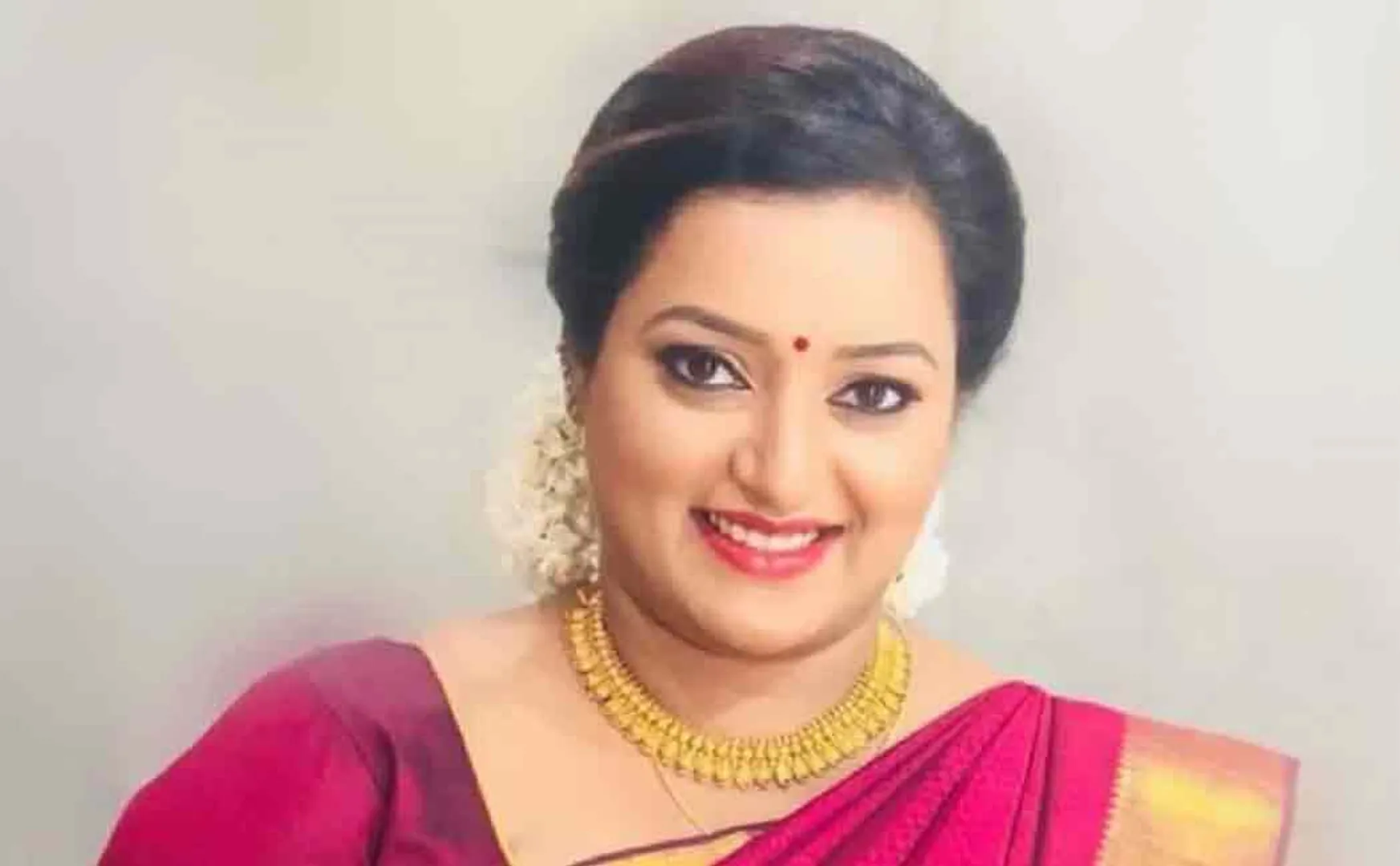 nia says swapna suresh has connections with kerala cm office