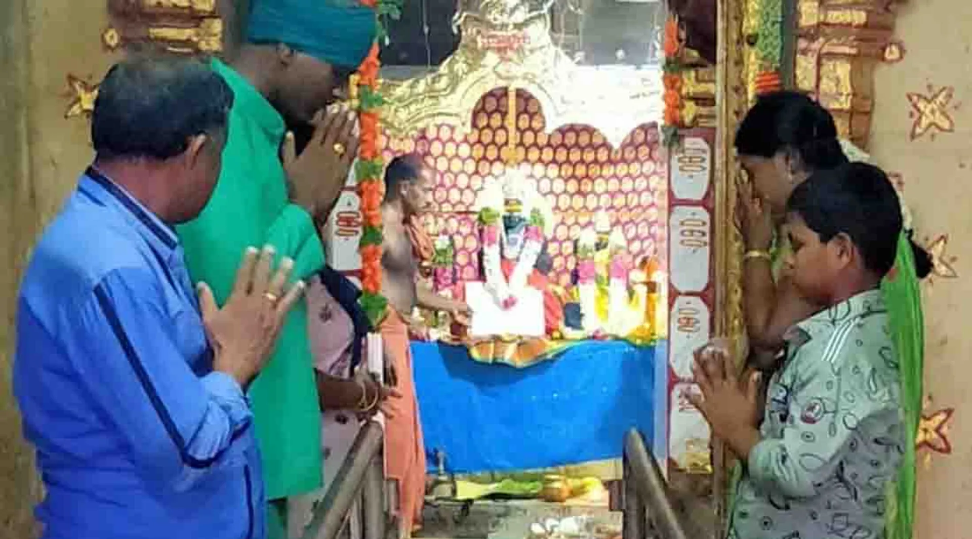  Periyavenmani - kovil - 