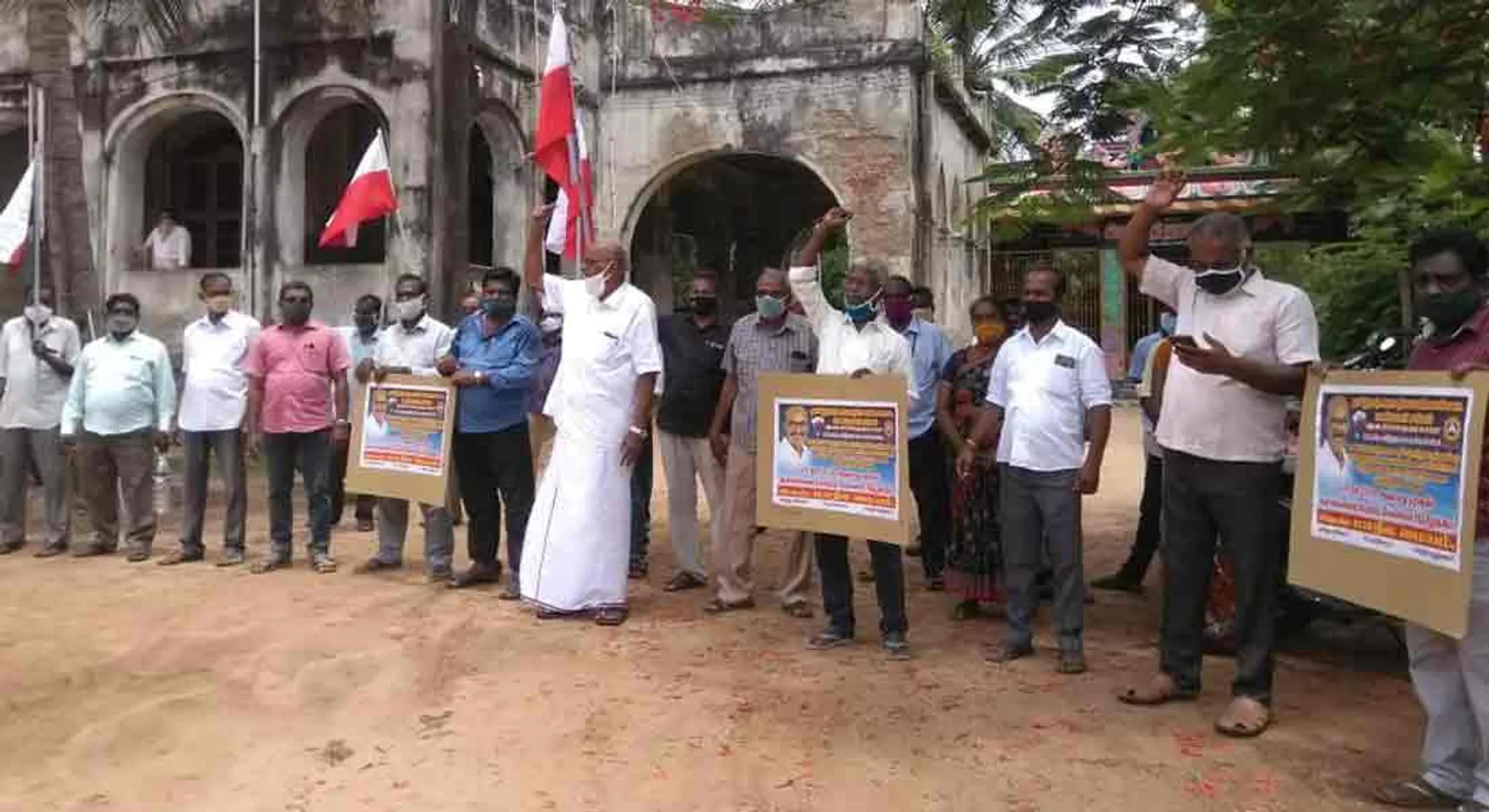 ration store employees demonstrate 10-point demands