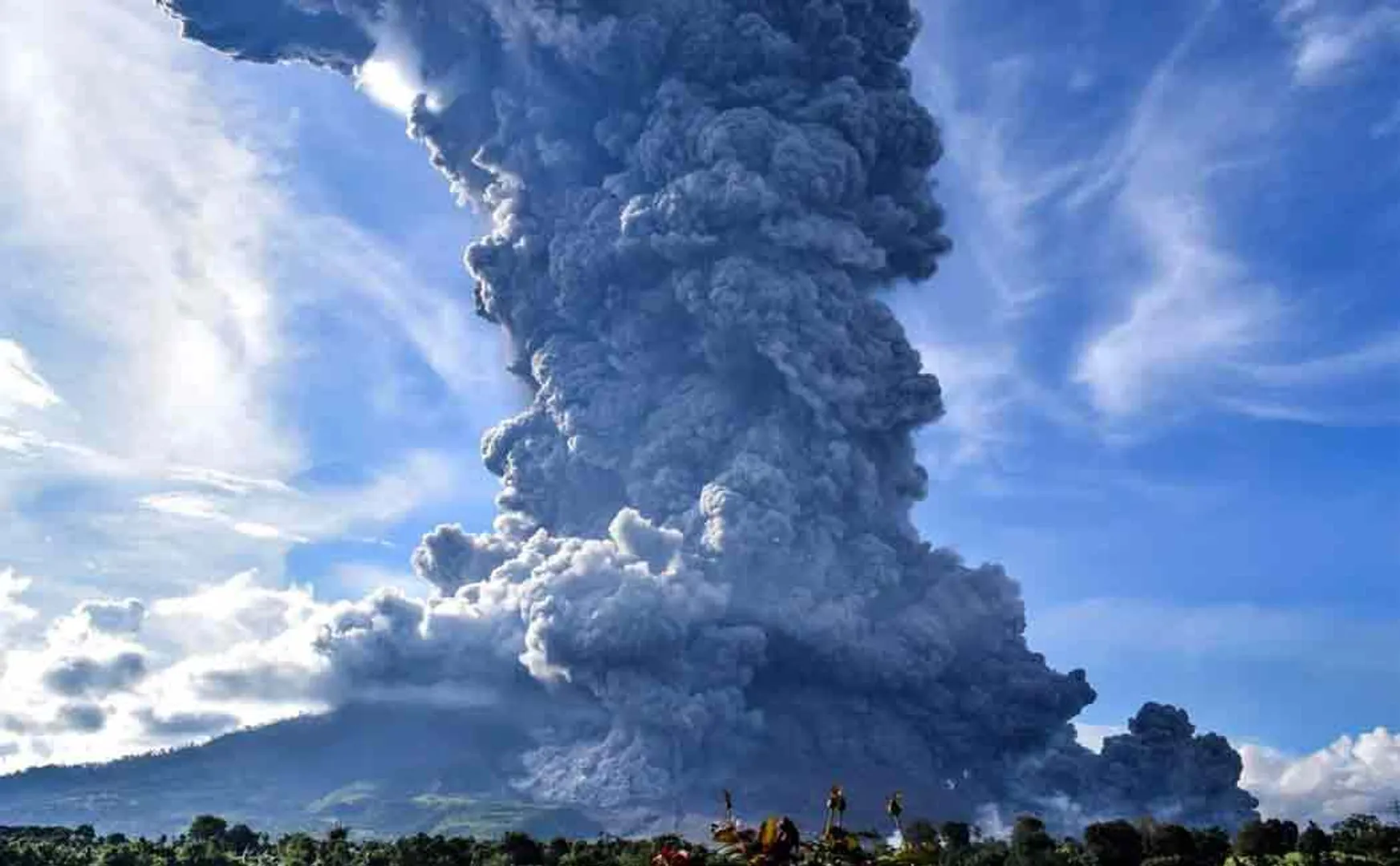 indonesia volcano eruption