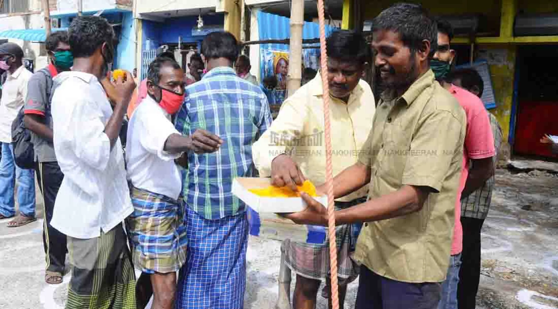 Tasmac store opens in Chennai