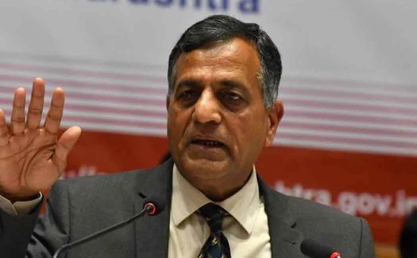 ashok lavasa resigned from election commissioner