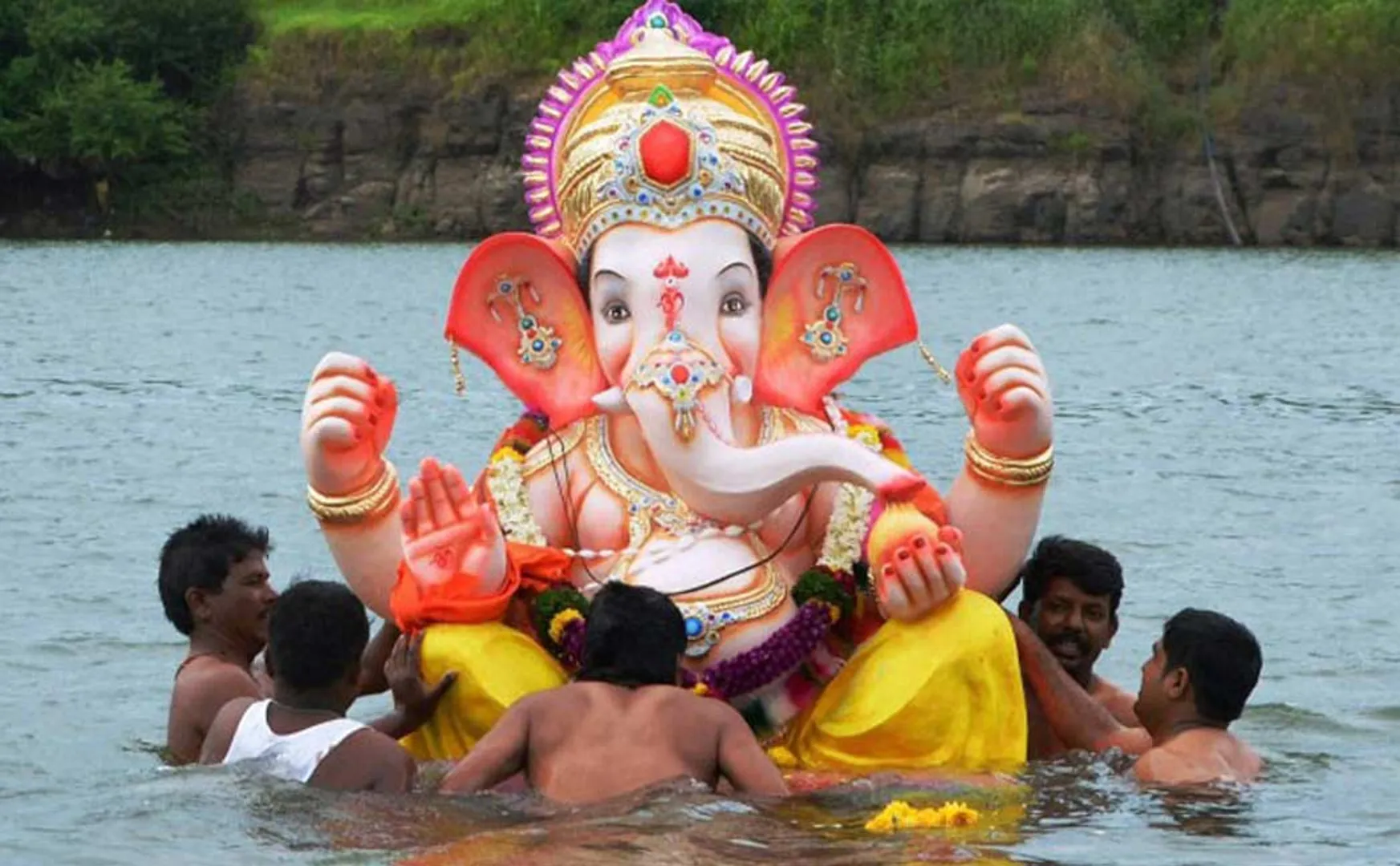 Ganesha idols should be collected by Temple Charity Department and dissolved in water! - High Court order