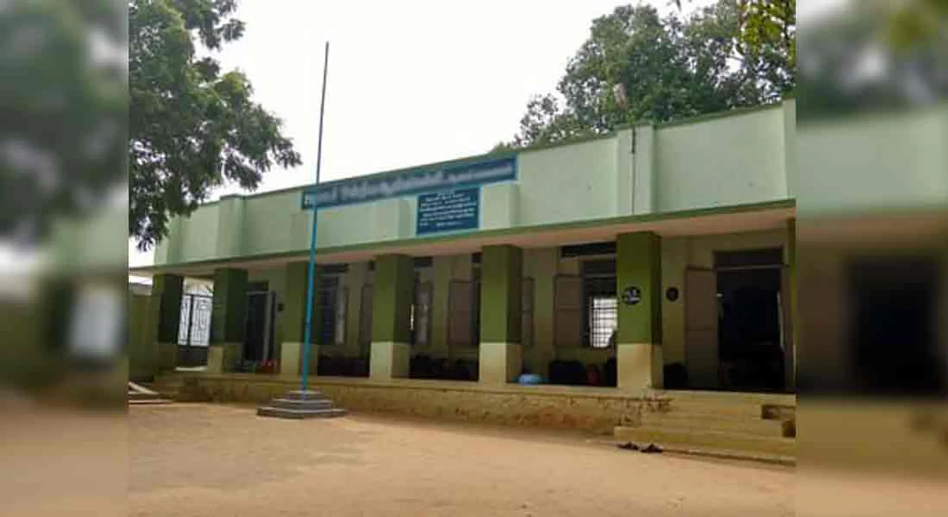  2000 gifts if students join government schools !!