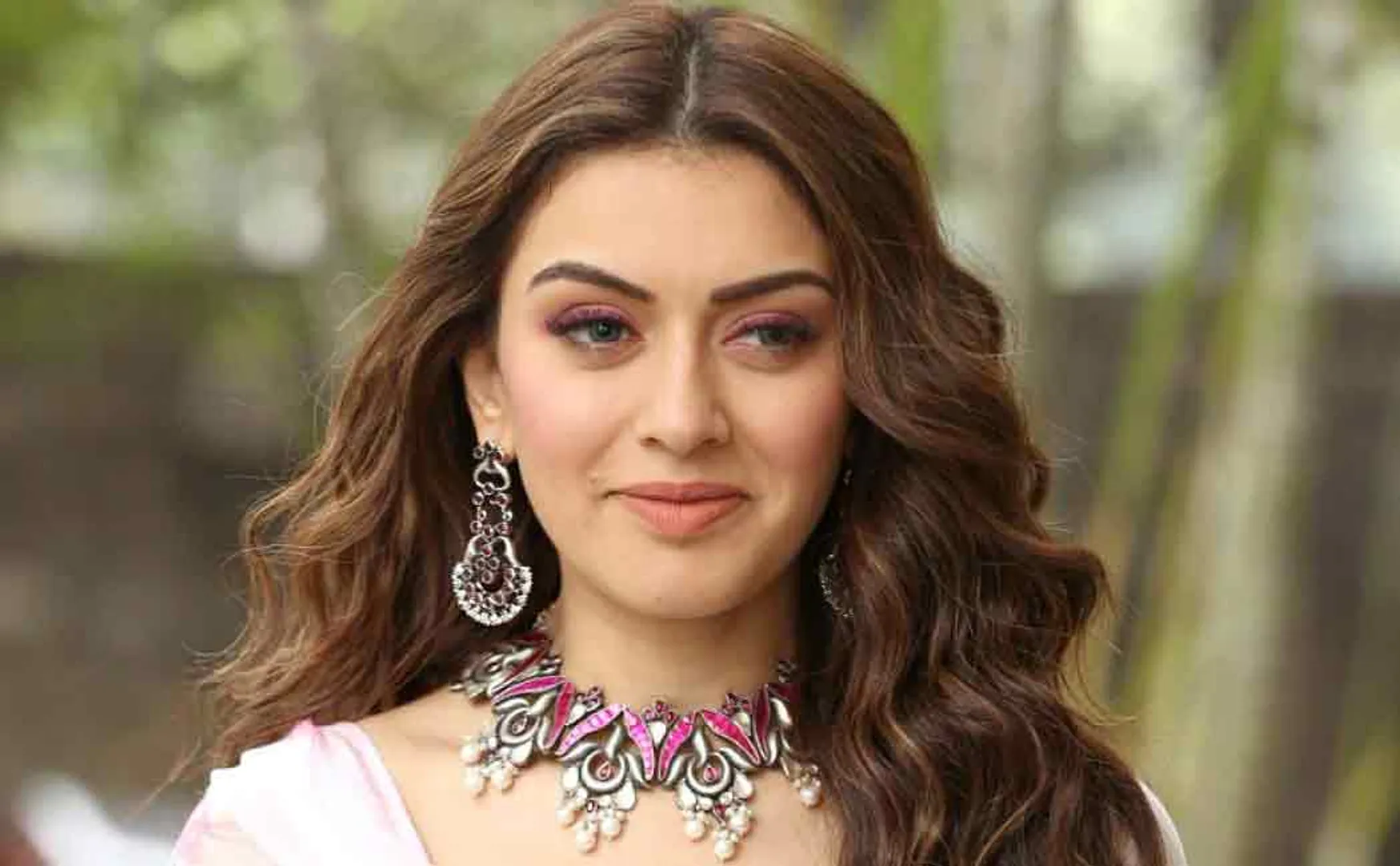 hansika 