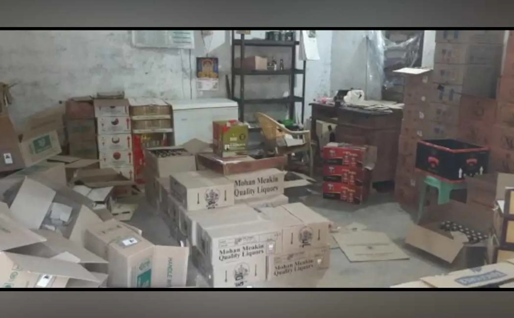 Theft in tasmac shop  