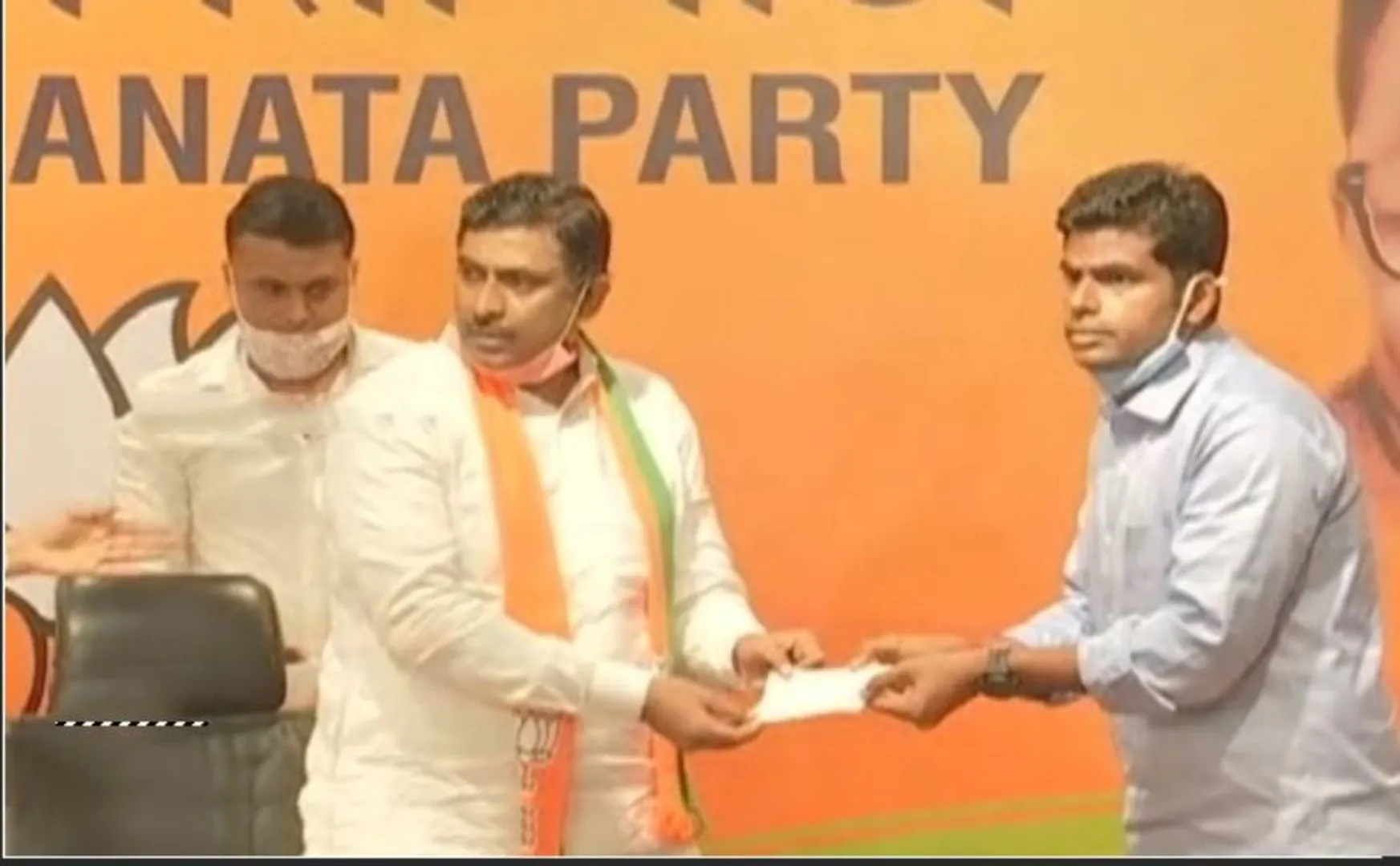 former ips officer join with bjp at delhi 