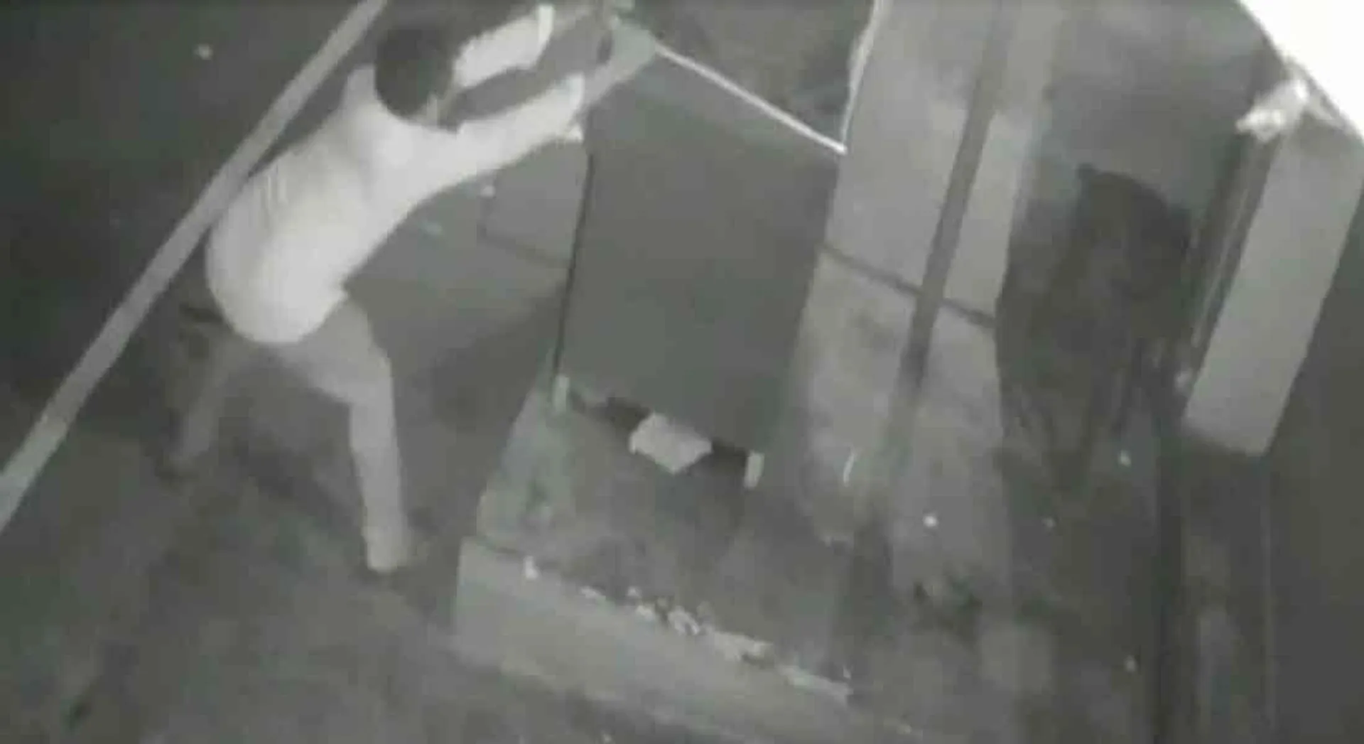  Hotel smashed for not having biryani ... Doubles arrested !!
