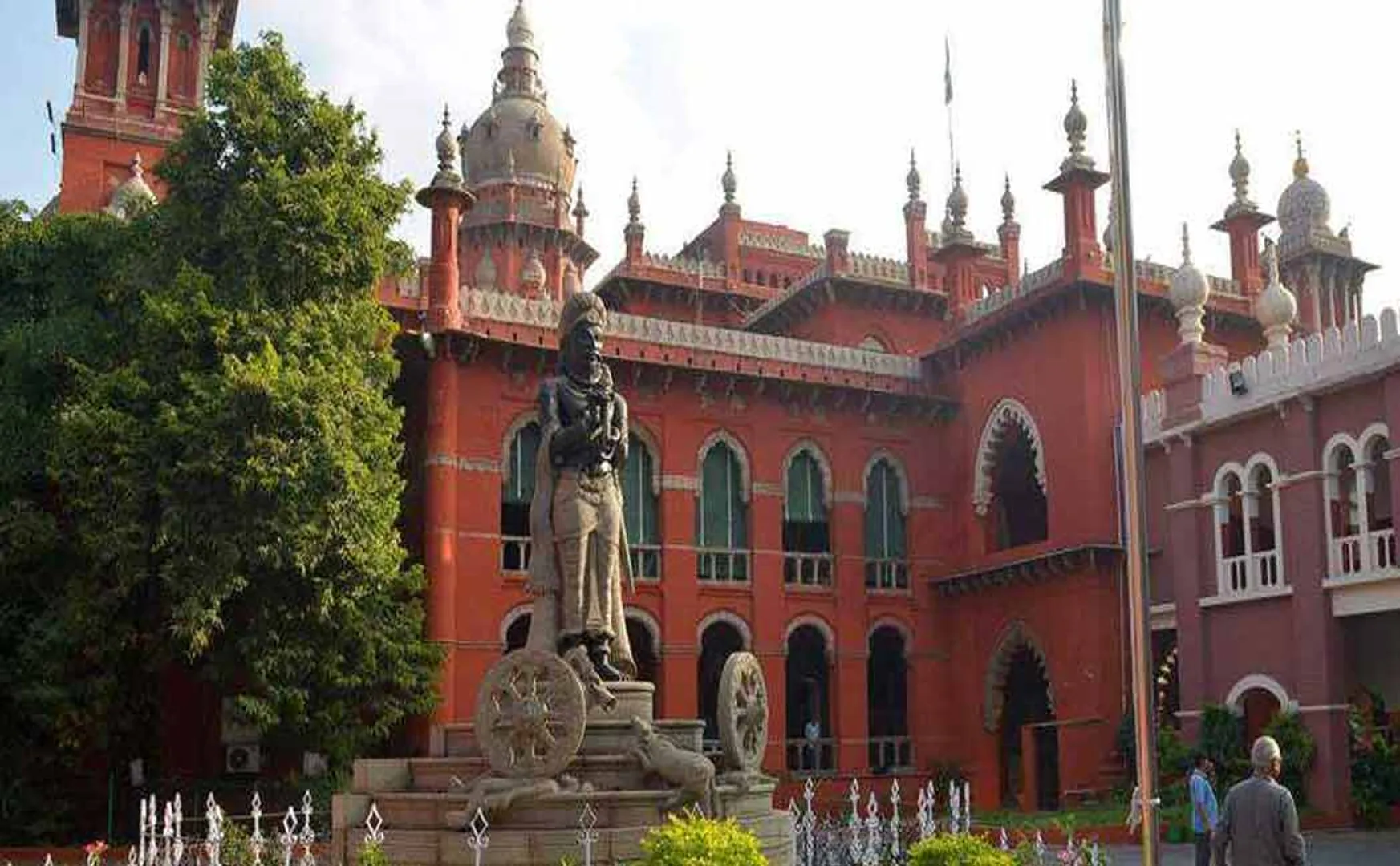 Government of Tamil Nadu ordered to respond to the petition filed by Surendran's wife.
