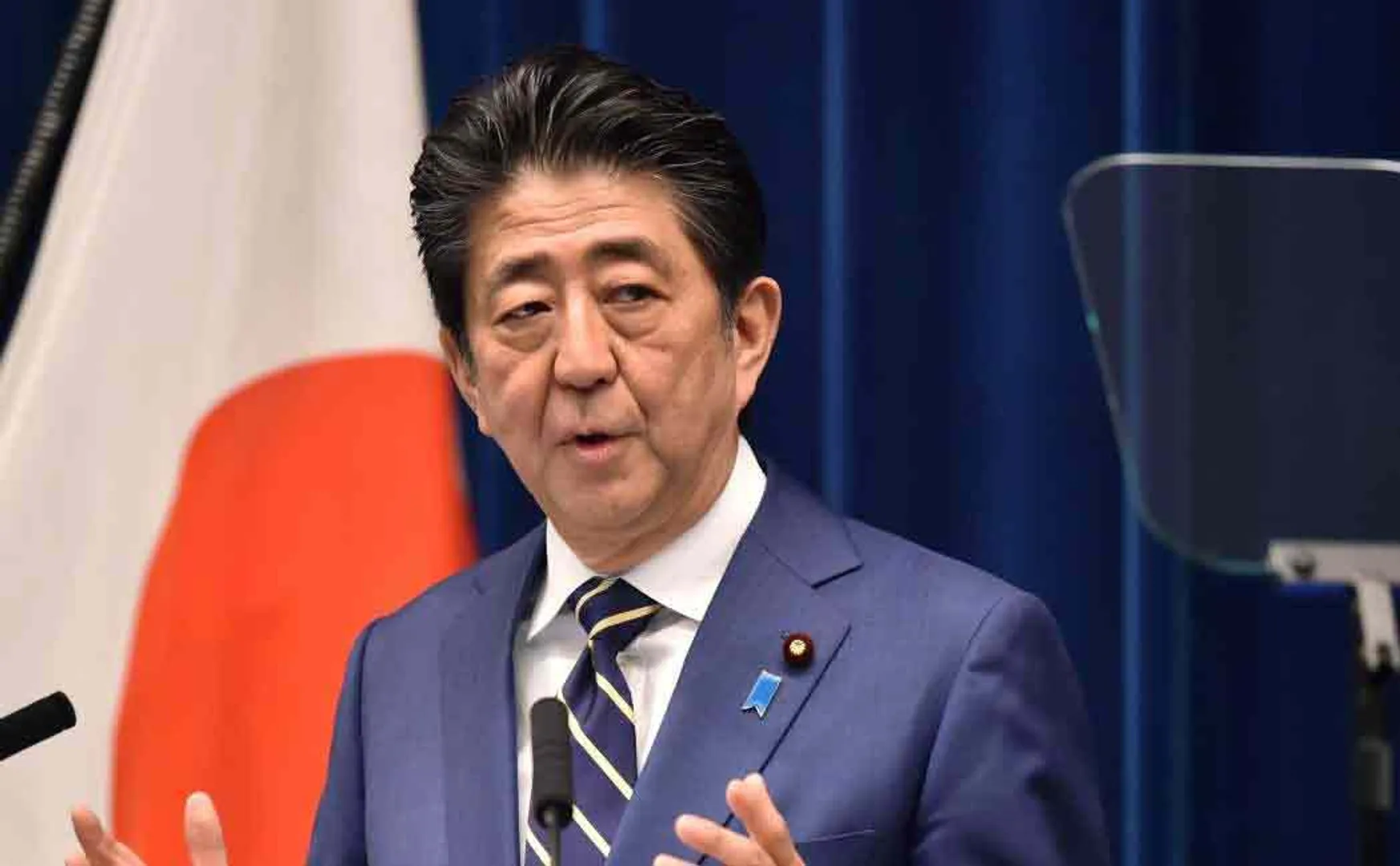 Shinzō Abe quits pm post 