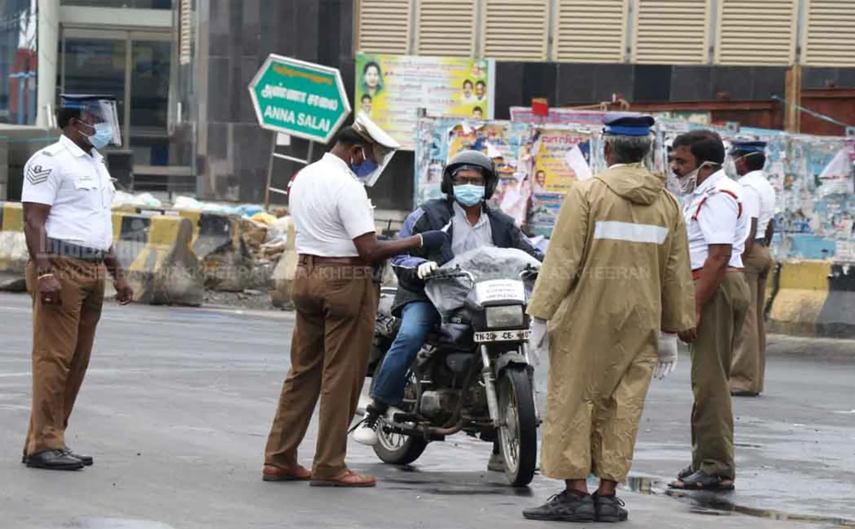 CORONAVIRUS LOCKDOWN TAMILNADU VEHICLES POLICE 