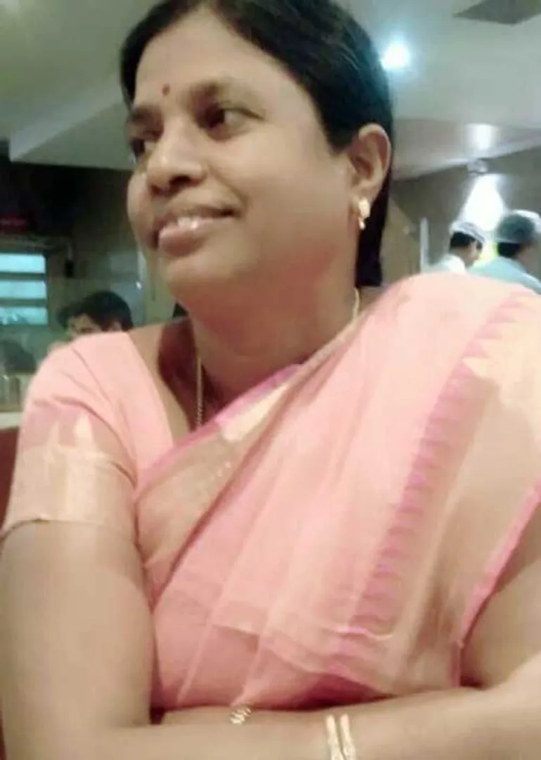 /idhalgal/eniya-utayam/celebrities-who-published-nilakkoodai-poetry-book-online