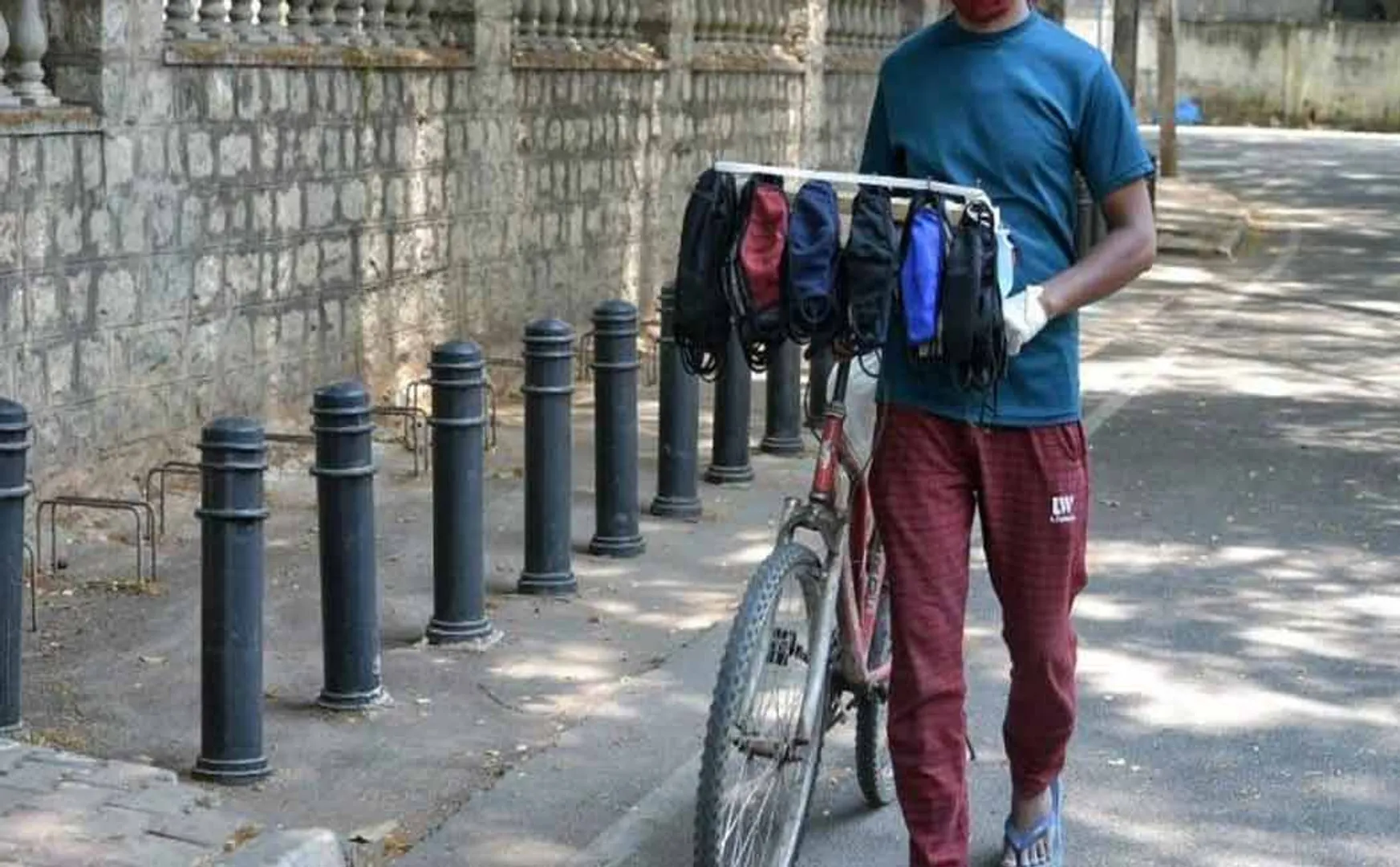 people can petrol only when they wore mask
