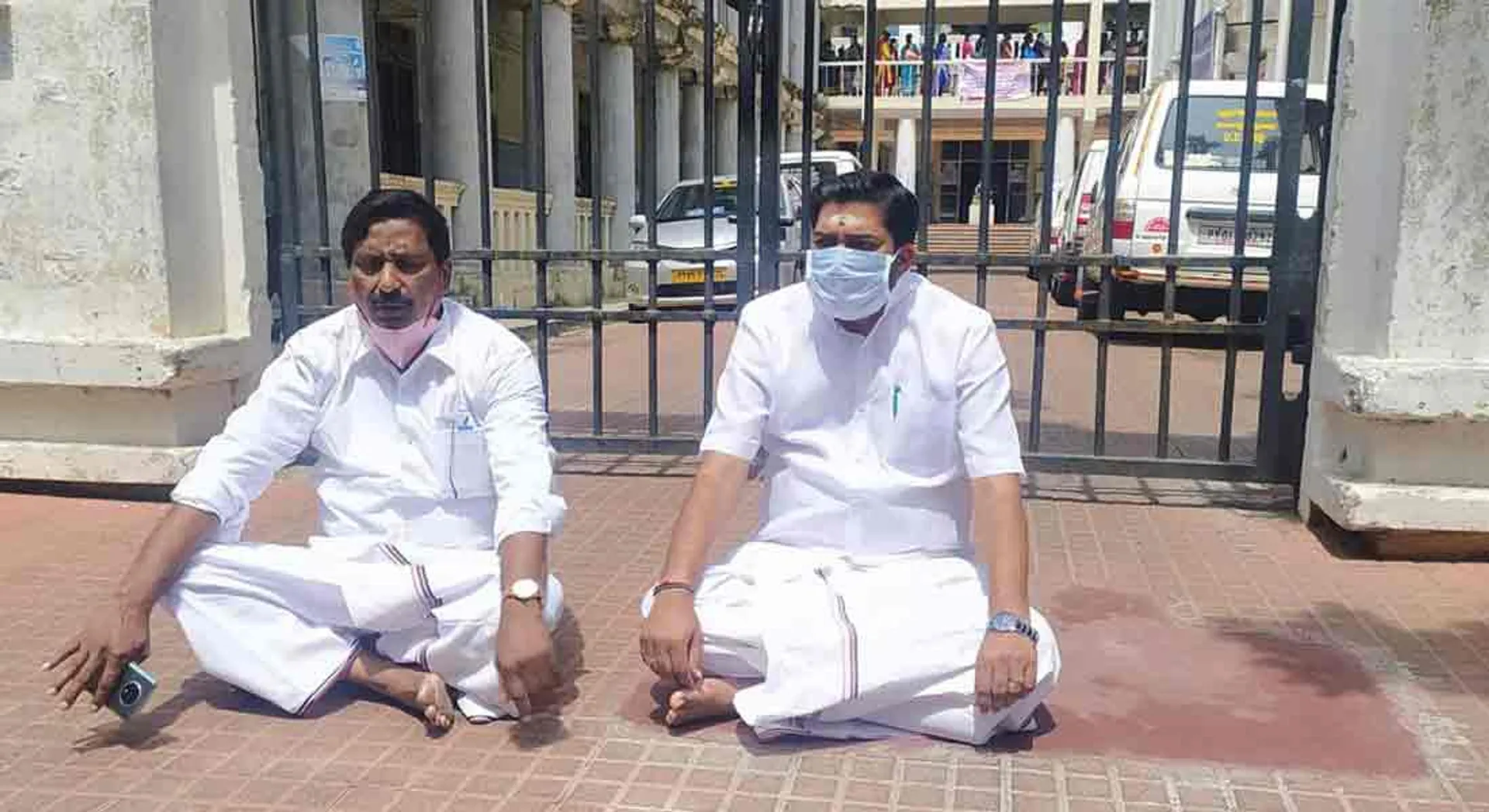  Corona increasing in Pondicherry; Condemning the failure to take preventive measures, AIADMK MLAs Dharna!