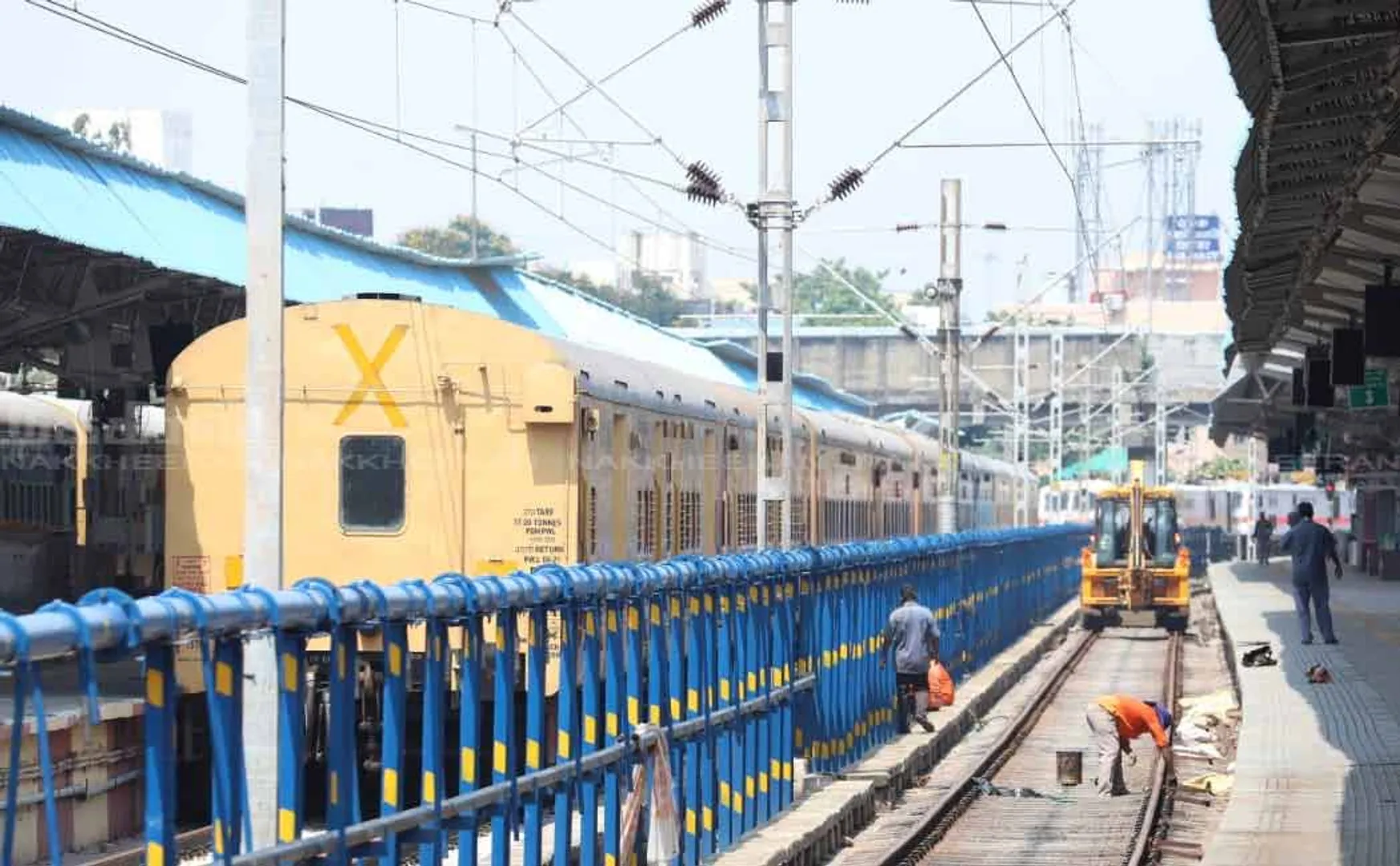 Egmore station getting ready 