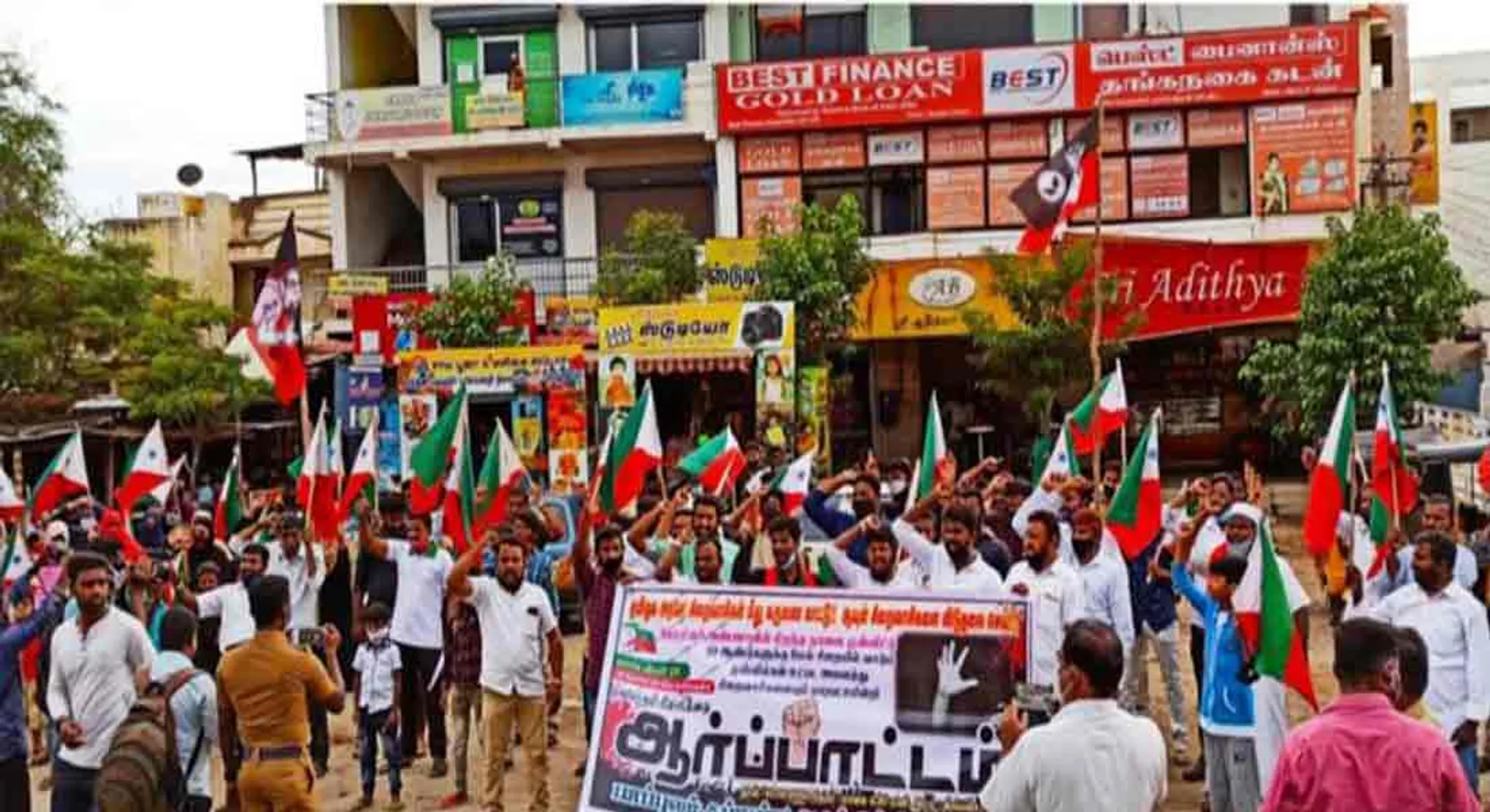 Demonstration... Police case!