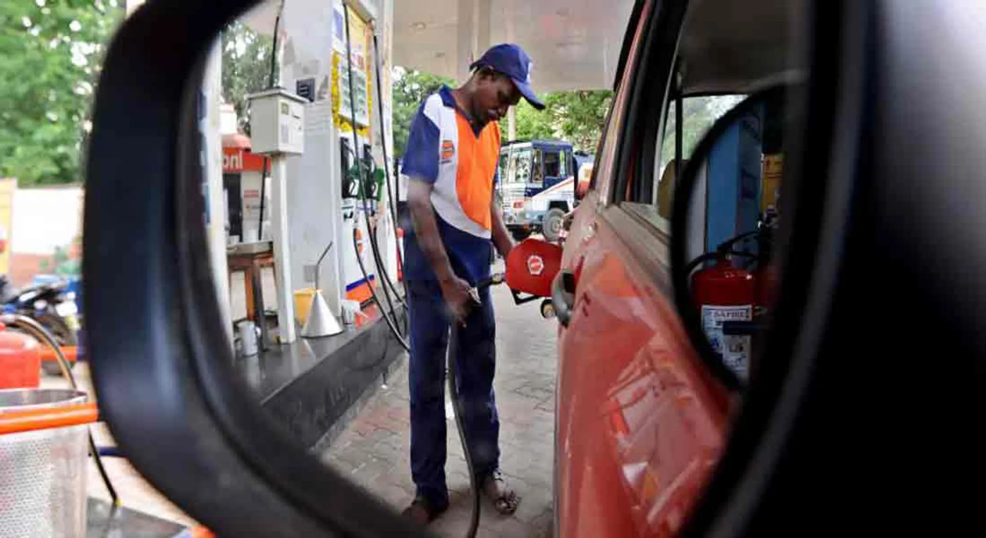  Change in the opening hours of petrol stocks ... Government of Tamil Nadu announcement