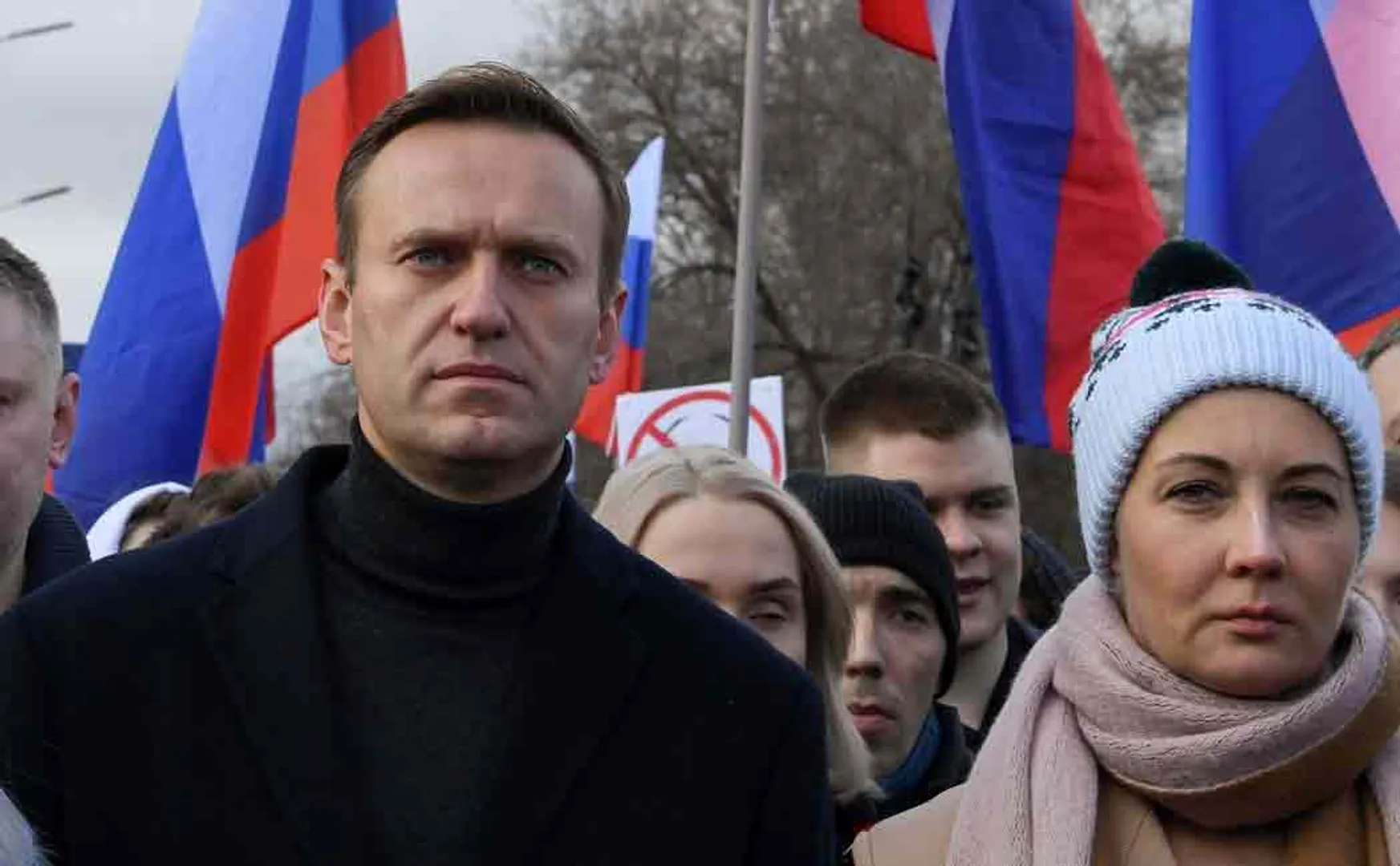 russia plans to investigate navalny