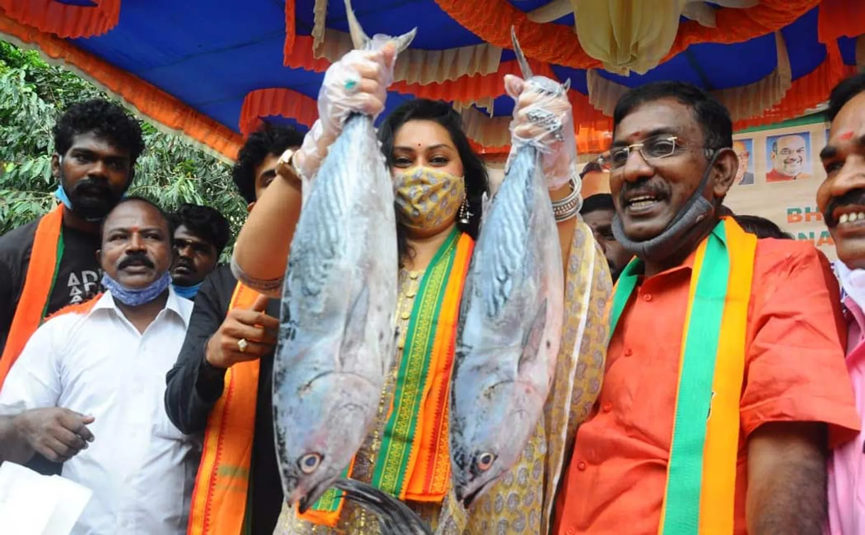 Namitha Gives Fishes for modi's birthday