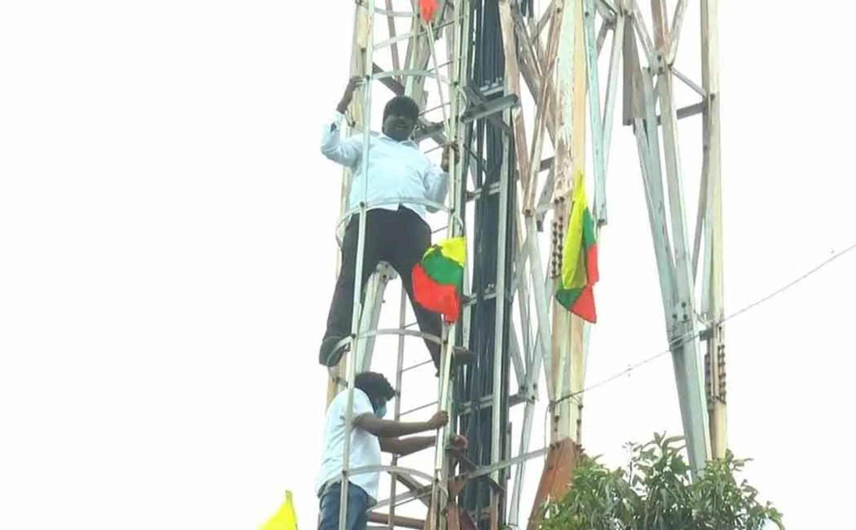 Struggle over cell phone tower to condemn governments to control corona 