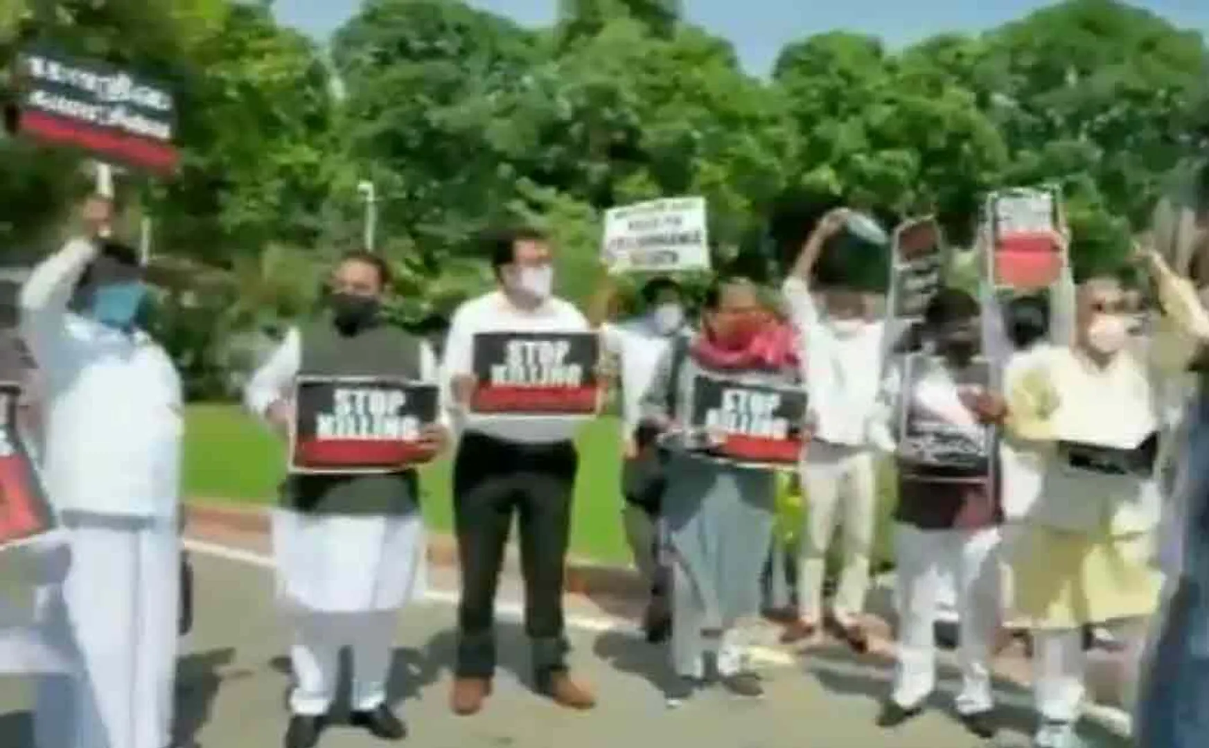 opposition parties gathered in parliament to demand gst compensation