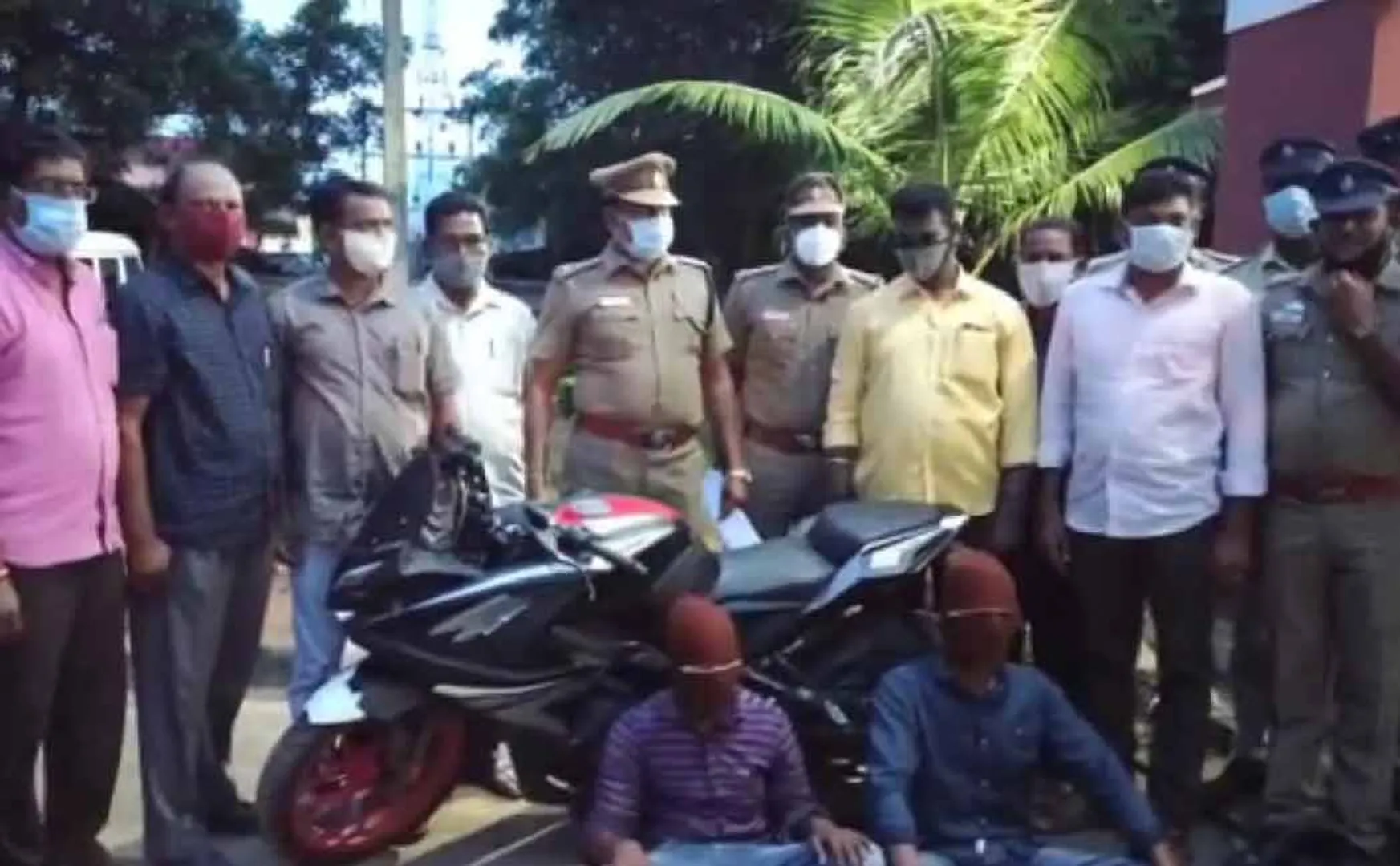 Robberies of More than five district Tasmac was arrest 