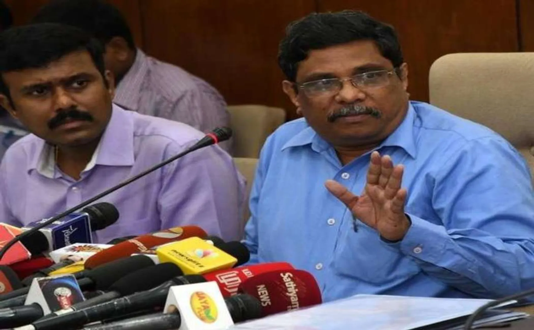 coronavirus prevention special team in chennai discussion with chief secretary 