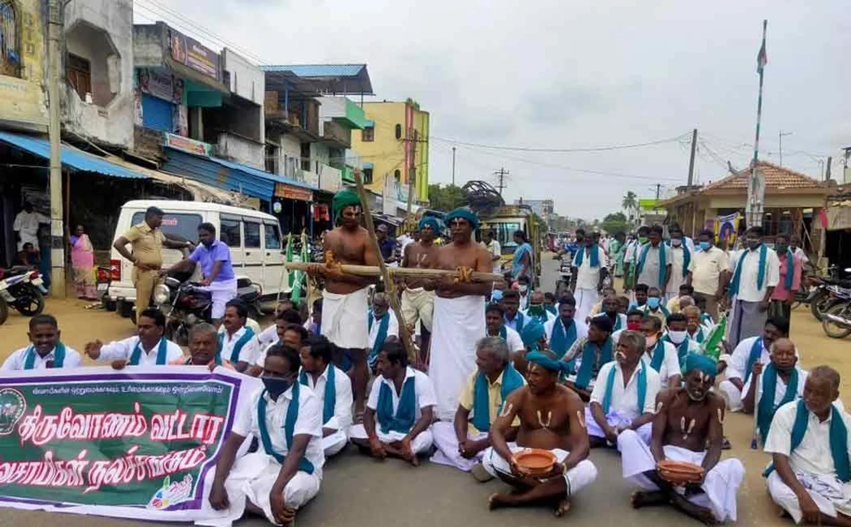 farmers at tanjore  central government farmers bill 