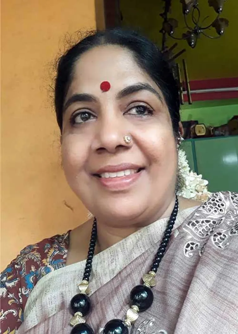 /idhalgal/eniya-utayam/palm-shower-3-andal-priyadarshini