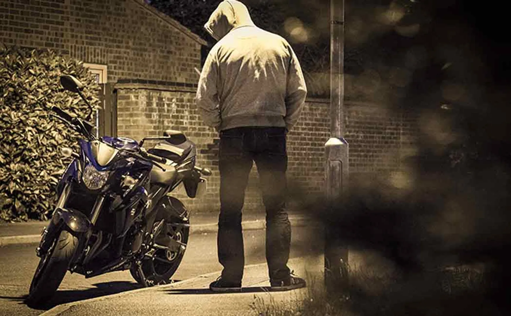 14 pound chain robbery with women riding bikes in viluppuram 