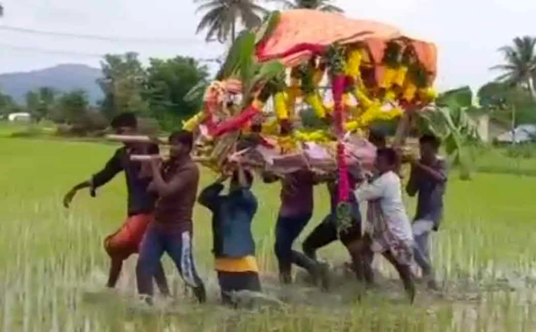 Villagers needs road to the cemetery