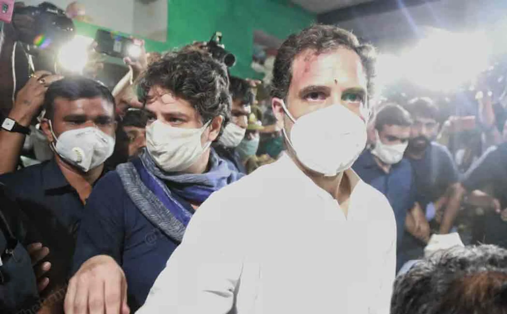 noida police apologize for mishandling priyanka gandhi