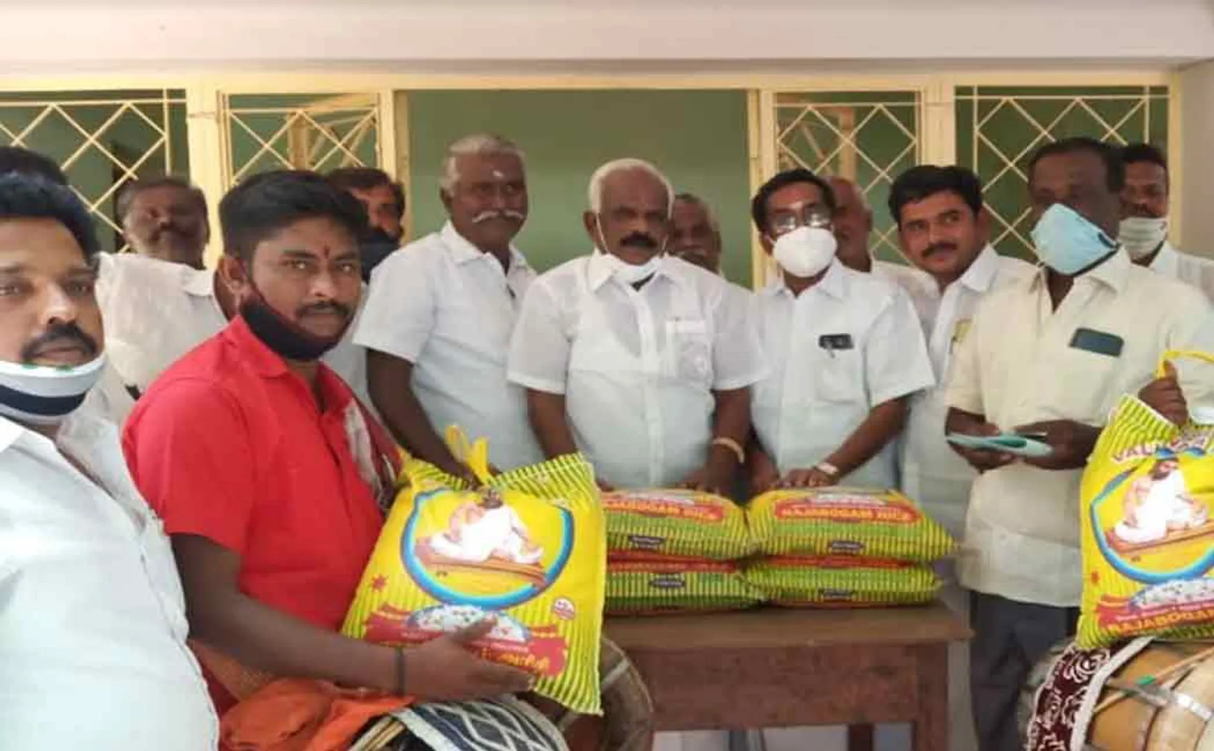 AIADMK woman MLA who provided relief at Nilakkottai MLA's office!