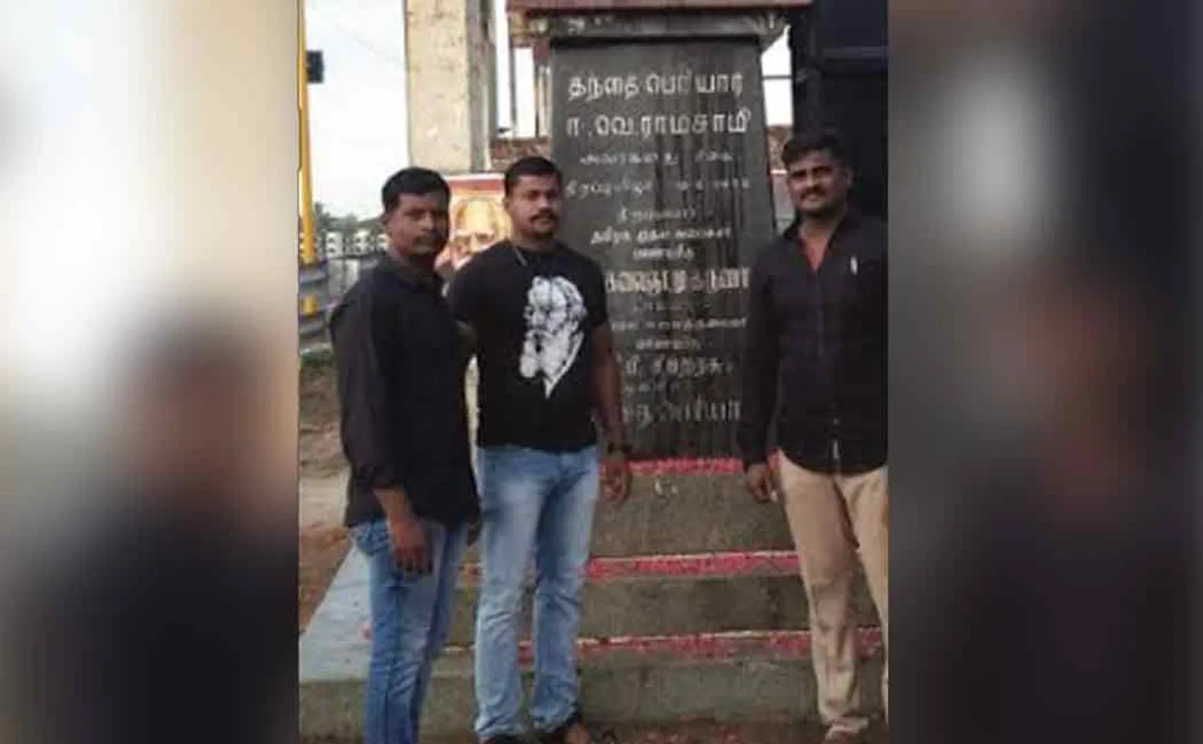 Police cop pays homage to periyar statue 