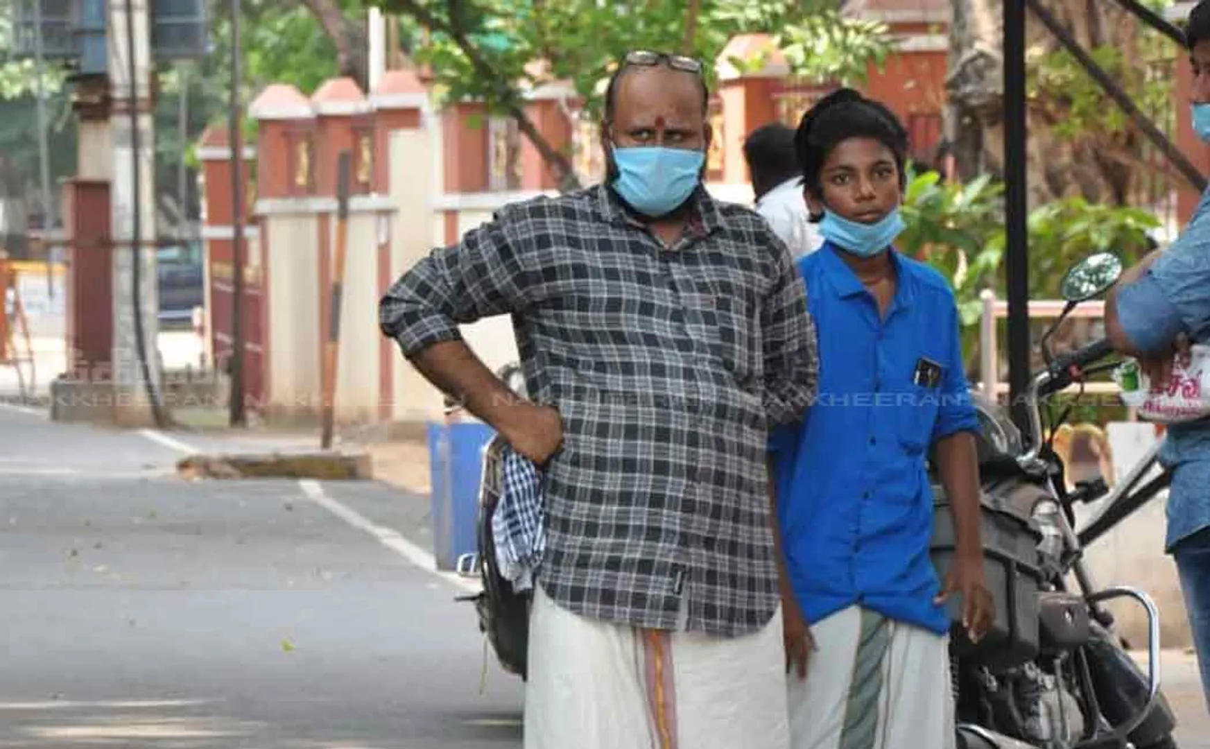 Prabhu MLA, Soundarya and Swaminathan appear in the High Court ... (Pictures)
